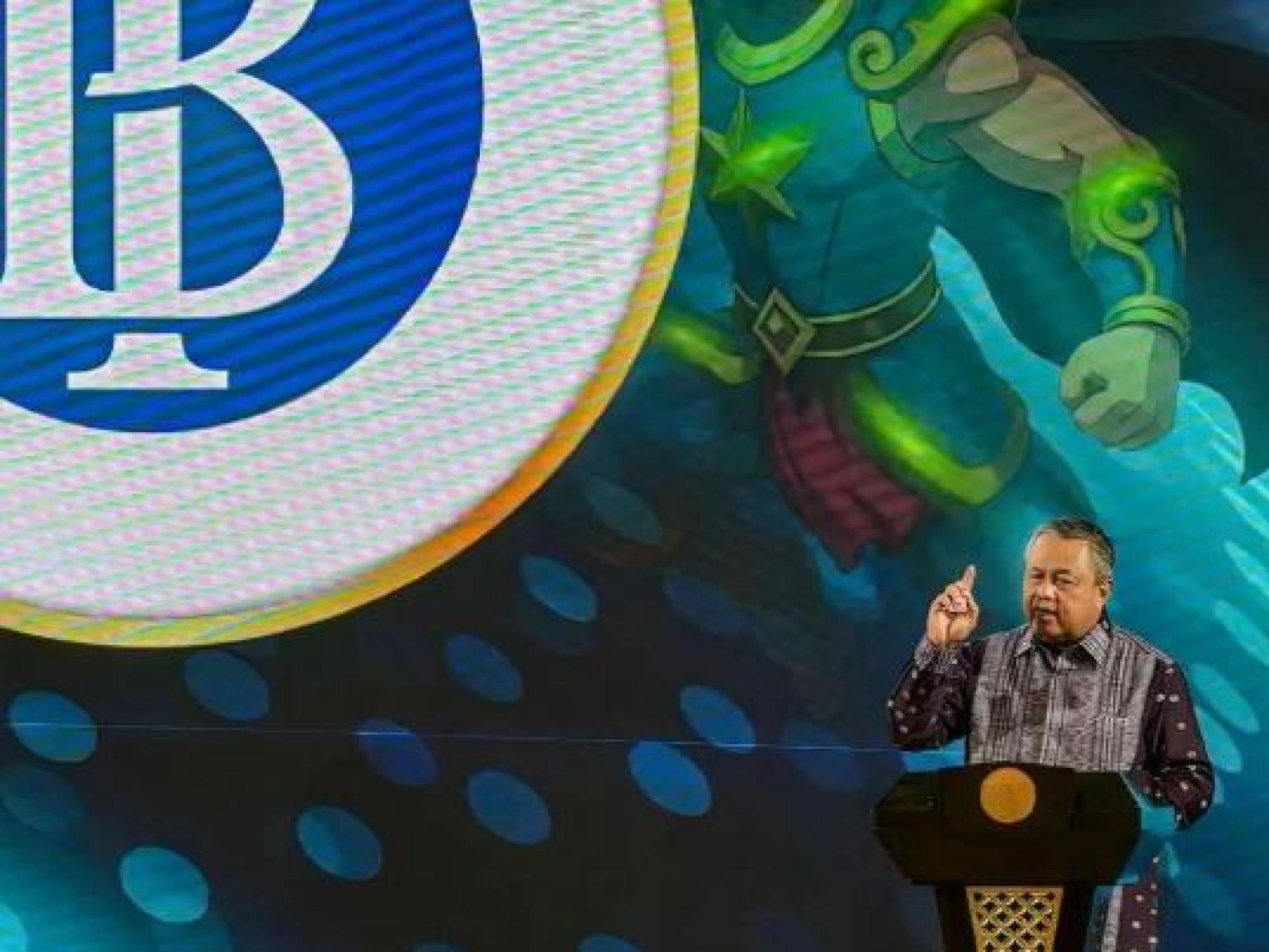 印尼央行行长佩里（图）在周四（2月19日）表示，受全球市场波动影响，印尼盾币值目前被低估。