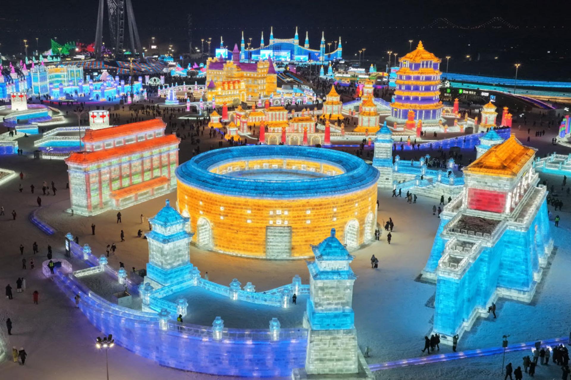第二十七届哈尔滨冰雪大世界于去年12月17日开园。