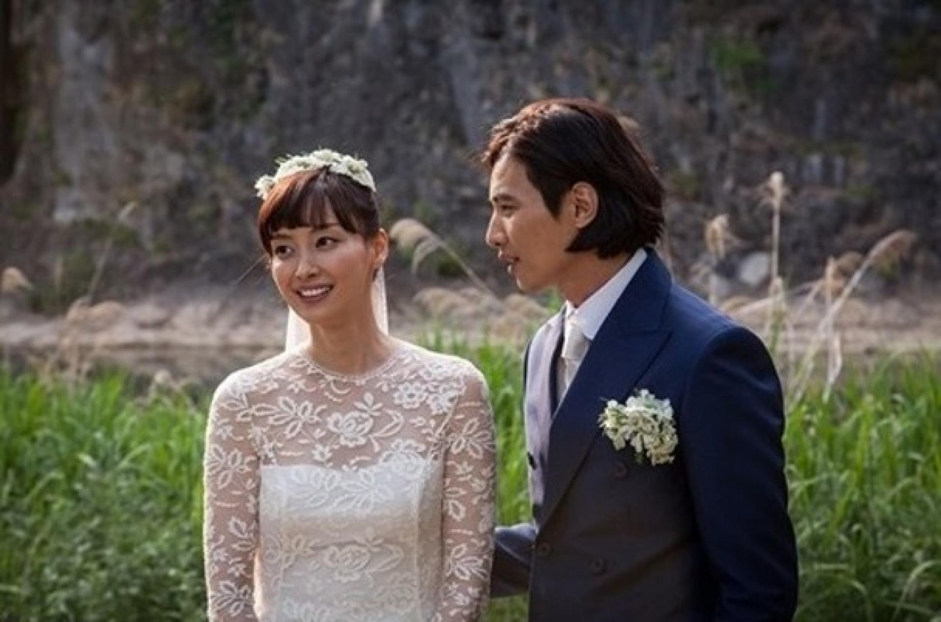元斌与李娜英于2015年结婚。
