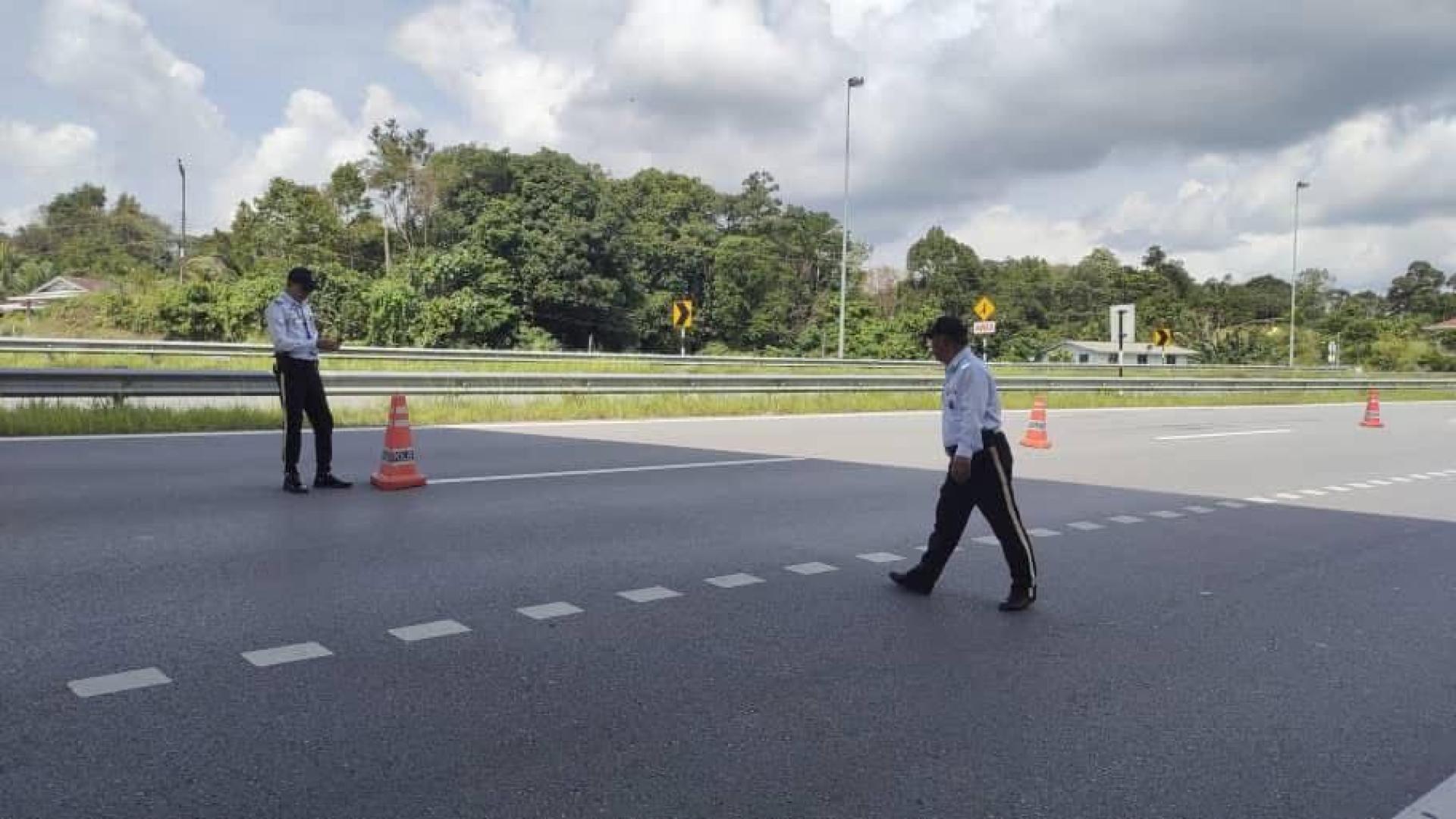 警方在石隆门至石角路段展开道路安全取缔行动。