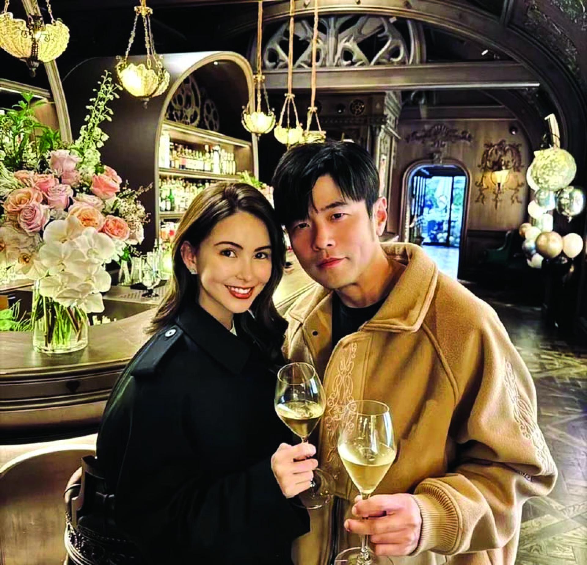 周杰伦跟爱妻昆凌感情非常好。