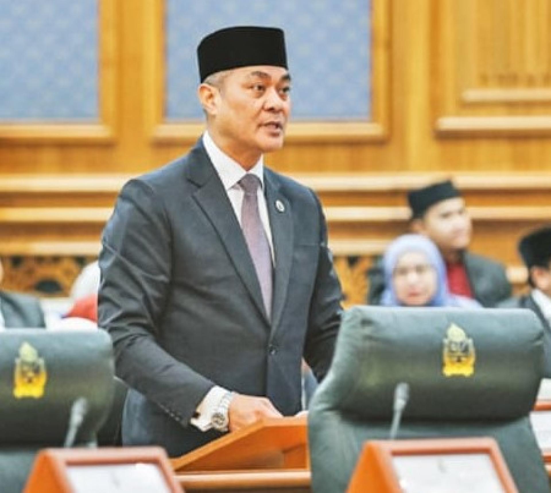 内政部长拿督阿马丁回答议员的问题