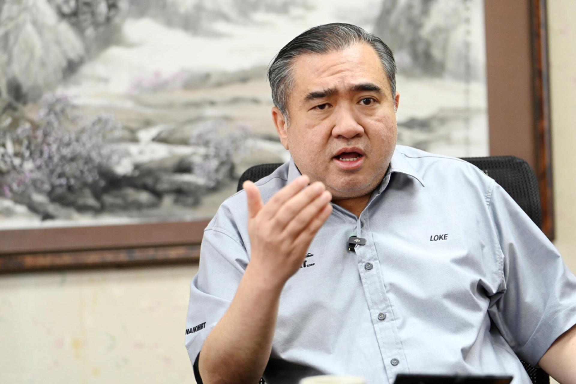陆兆福。