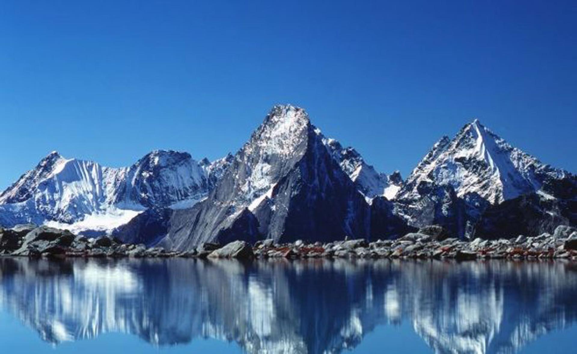 四姑娘山。