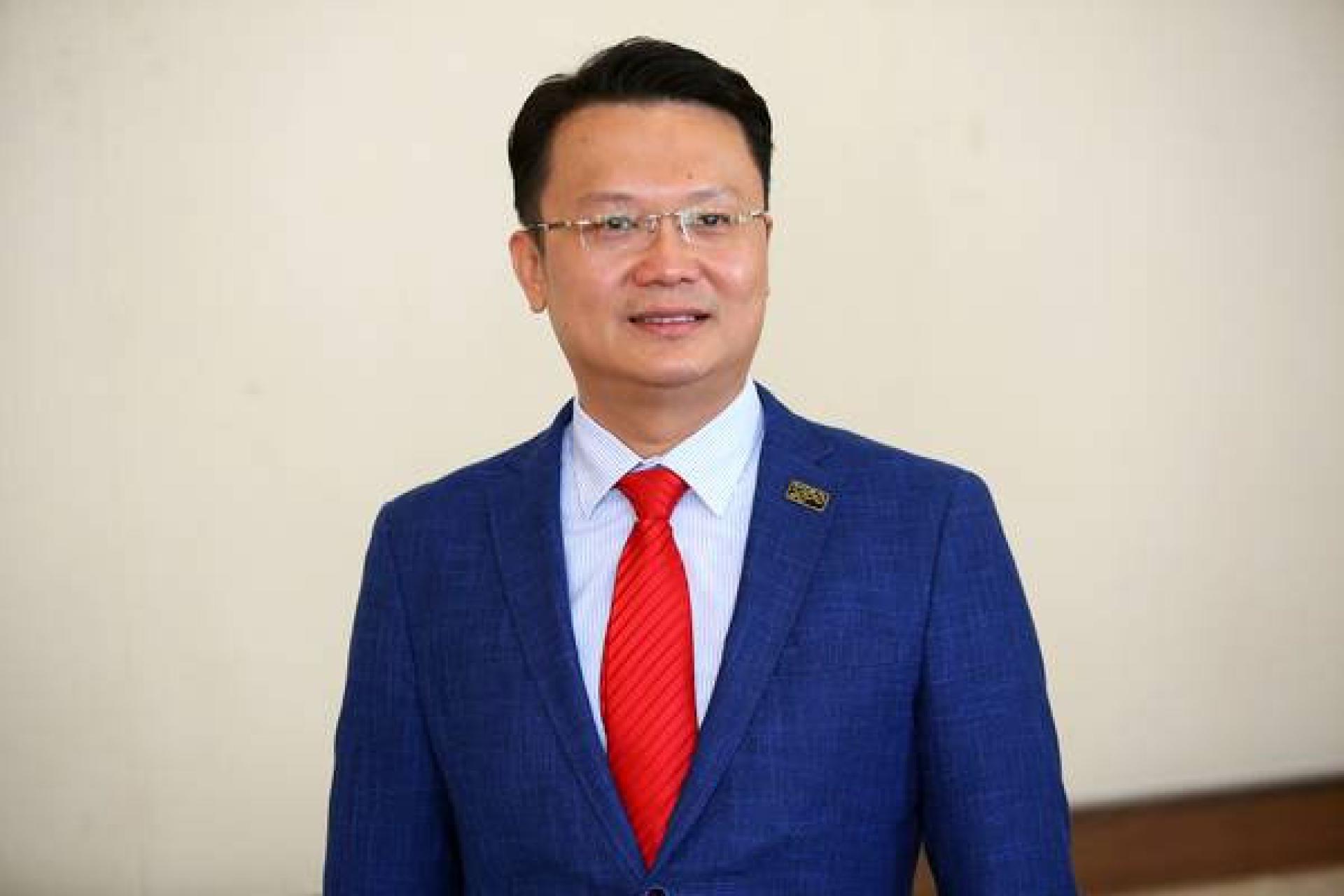 杨顺兴。