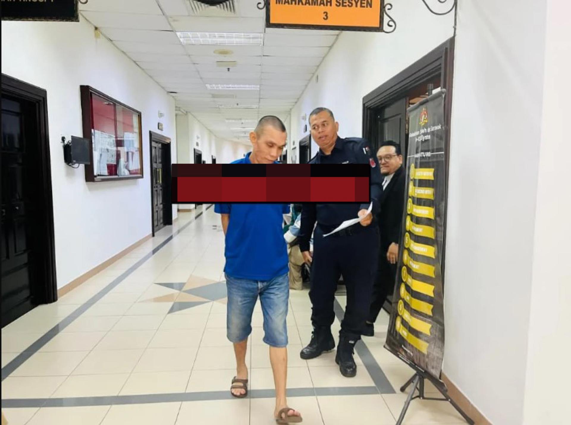 被告莫哈末沙菲克被押离法庭。