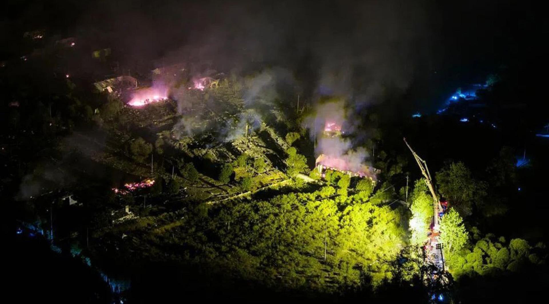 中国湖南省浏阳市华盛烟花制造燃放有限公司周一下午发生爆炸事故，截至目前已造成21死61伤。