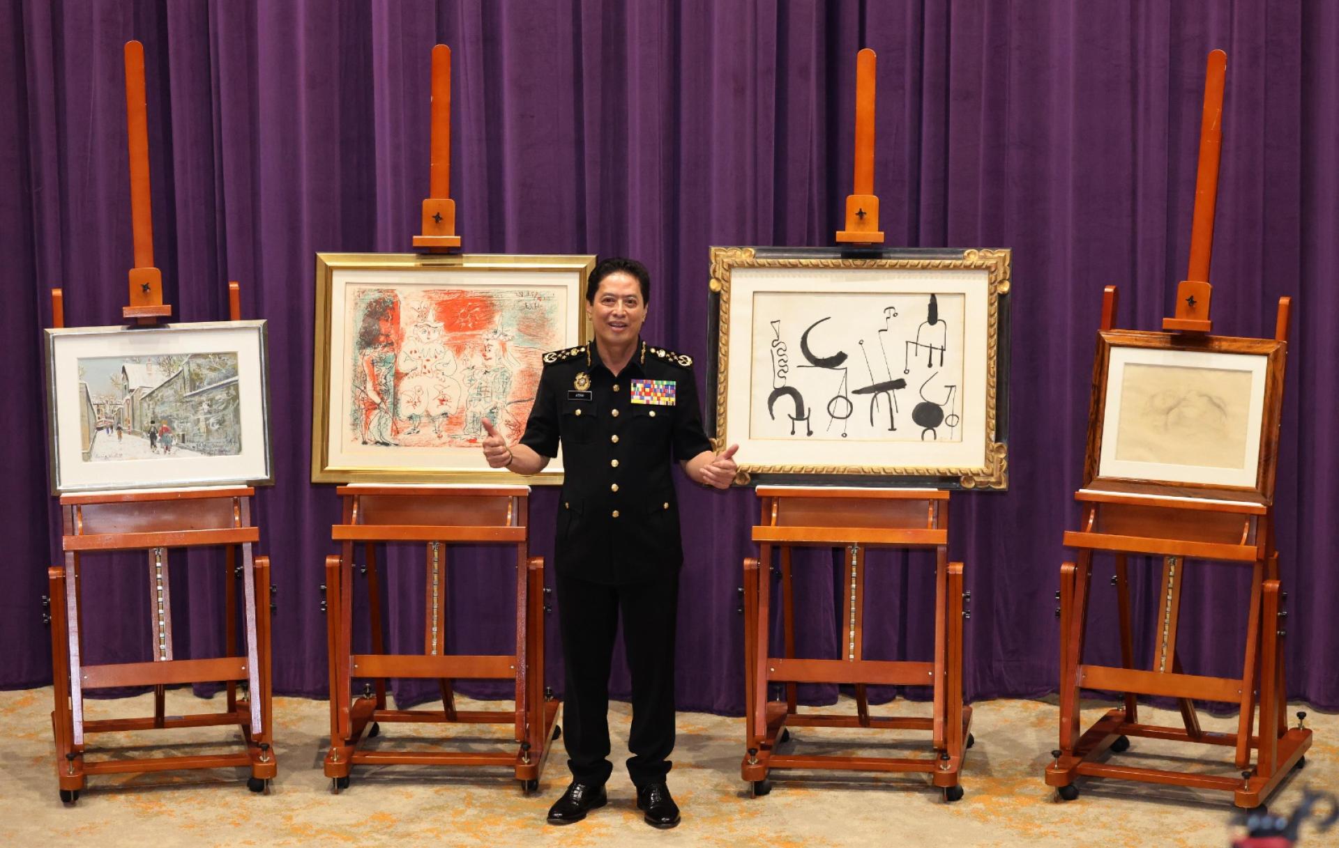 阿占巴基：反贪会将在下周将这4幅名画，交给国家美术馆修复与保存。