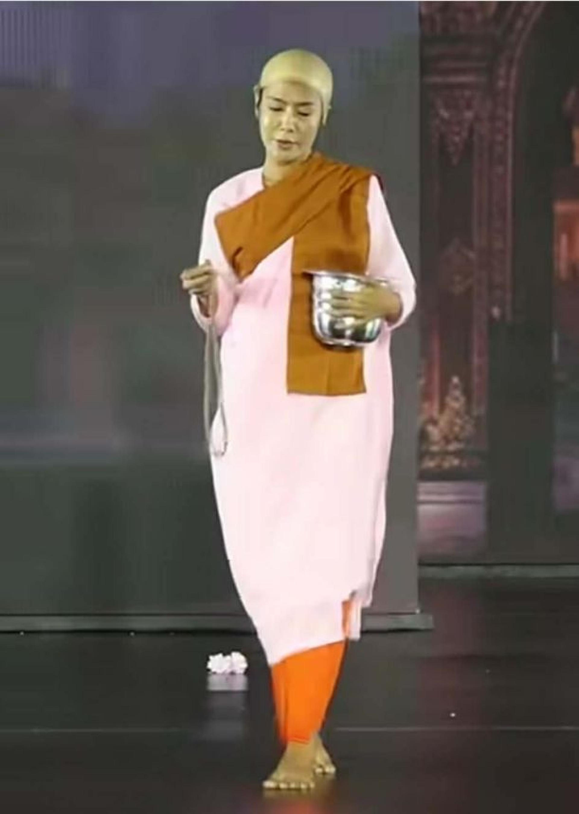 参赛佳丽因身穿上座部佛教的“八戒女”服装登台演出，引发佛教界及网民强烈批评。