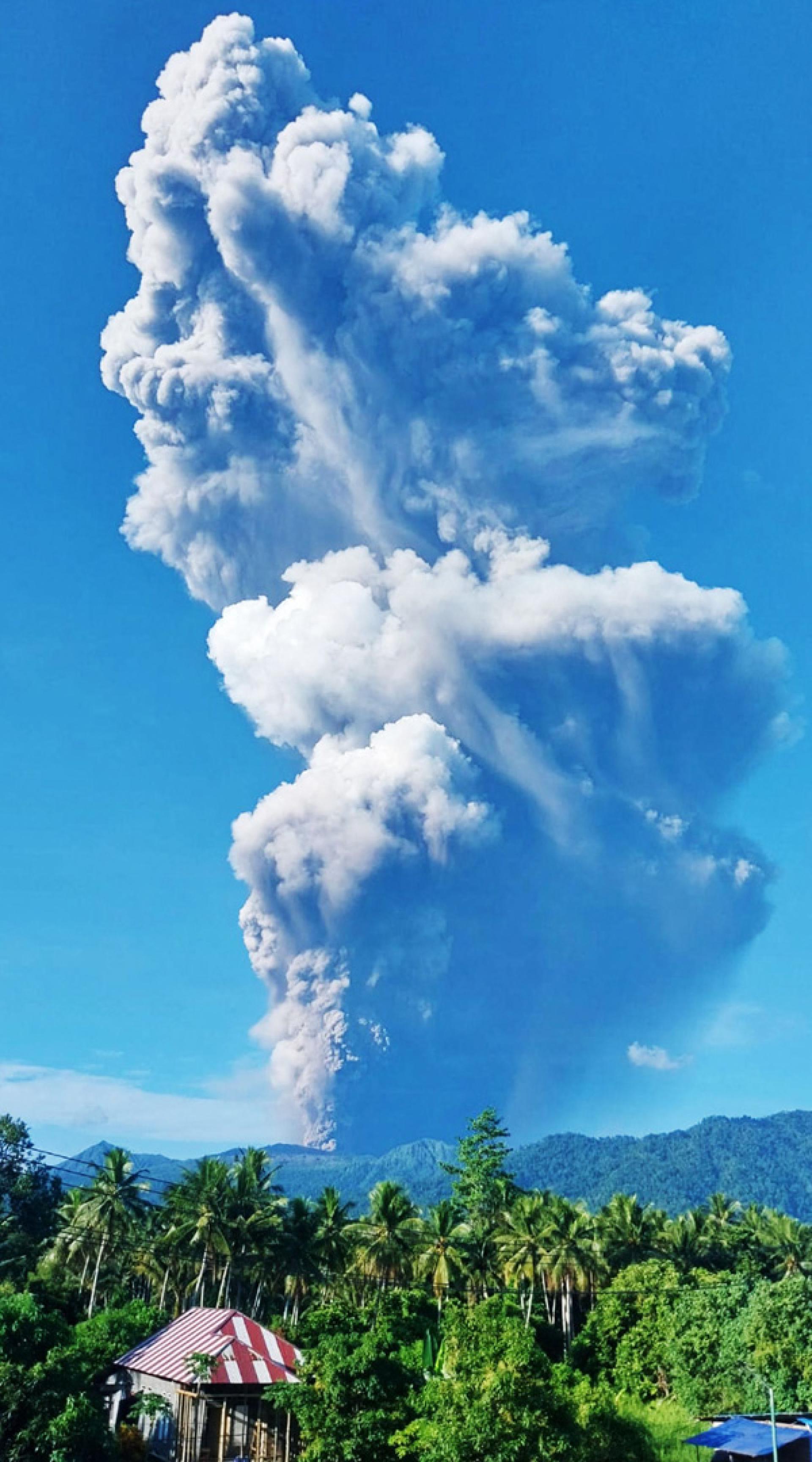 杜科诺火山喷发。