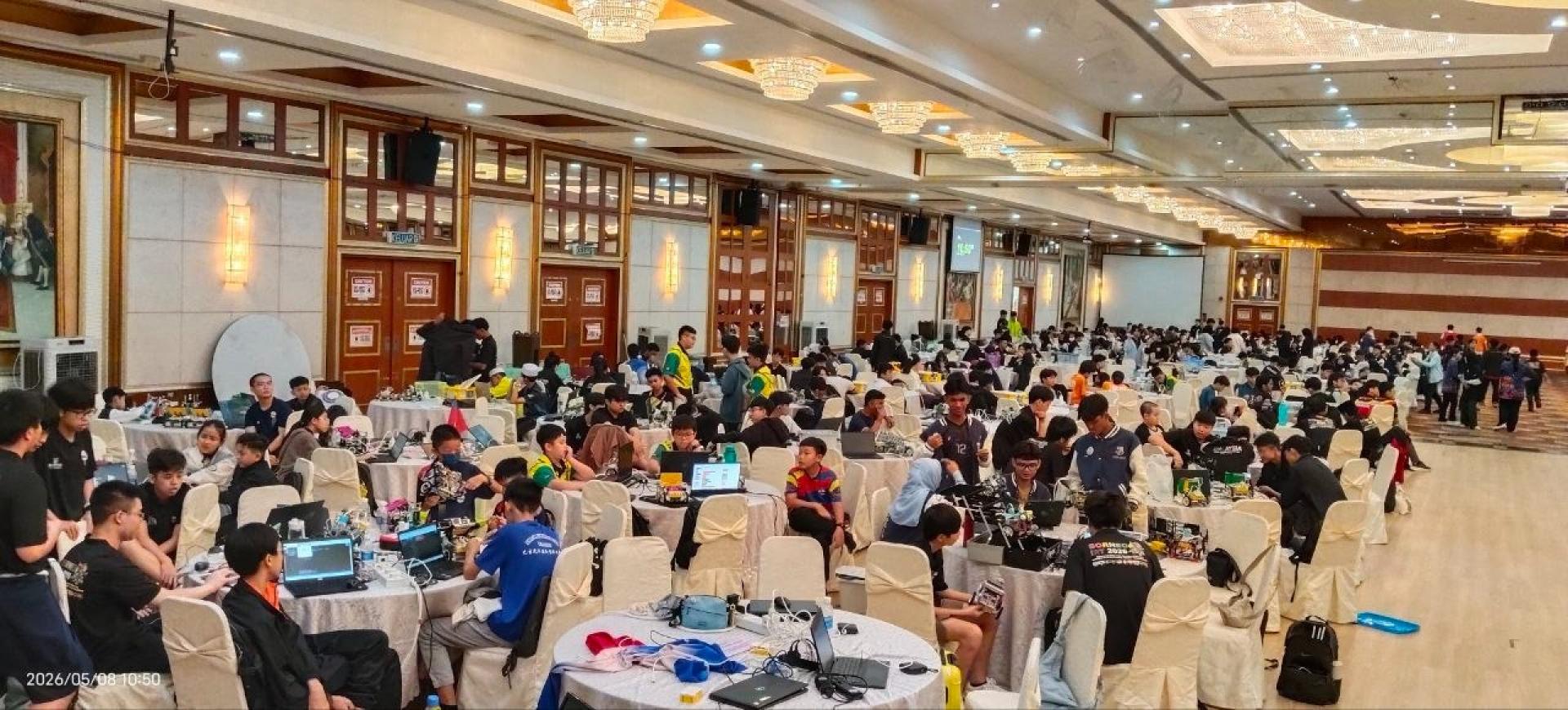 小组赛激烈展开，各队全力争夺晋级资格。