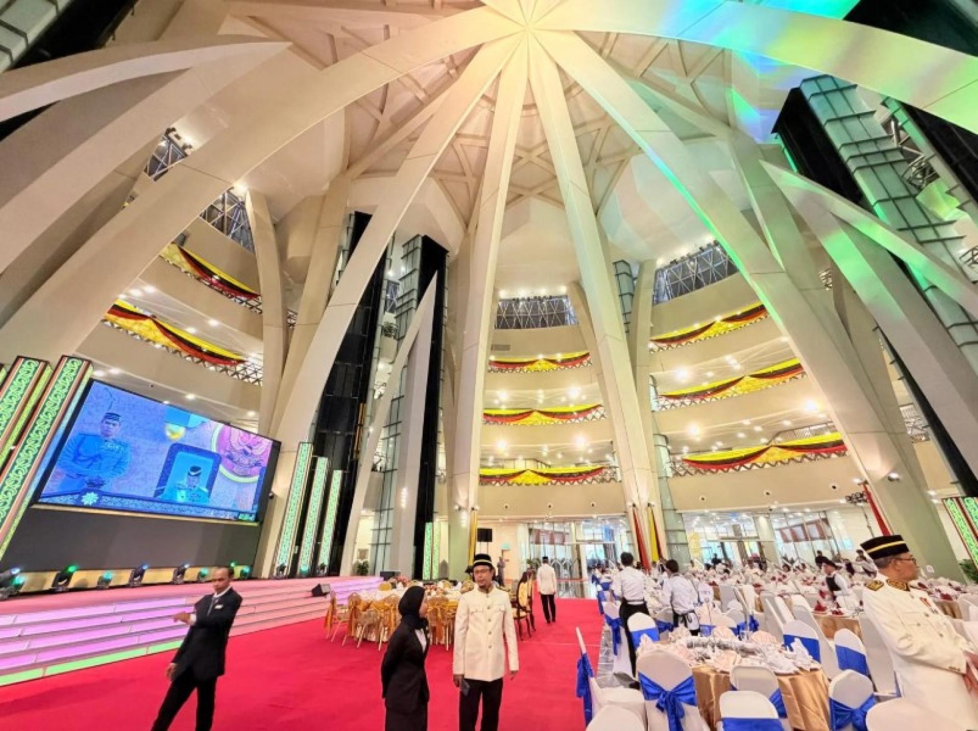 第19届砂拉越州立法议会第五期第一次会议开幕现场。