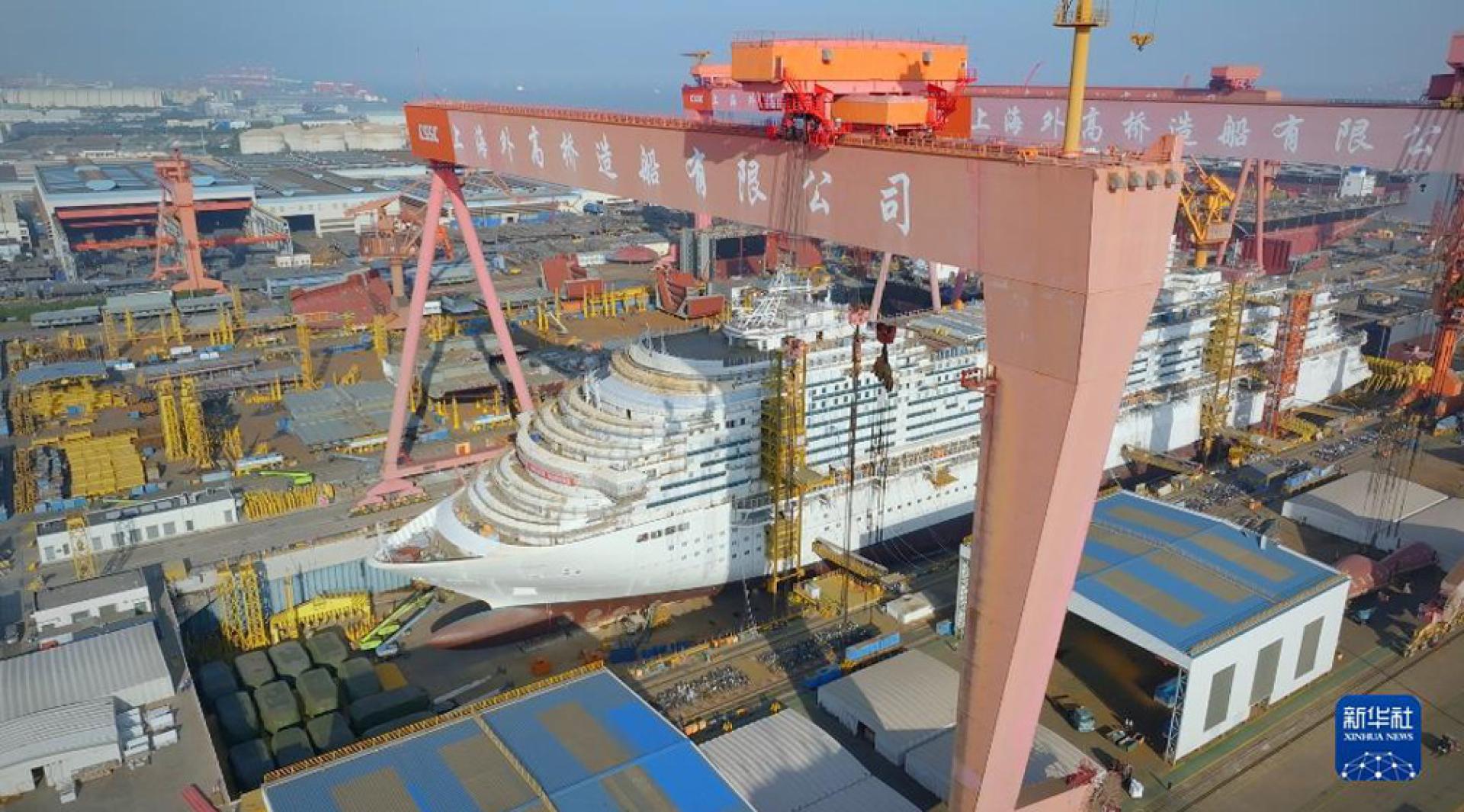 在上海外高桥造船有限公司建造的大型邮轮（2022年12月20日摄）。