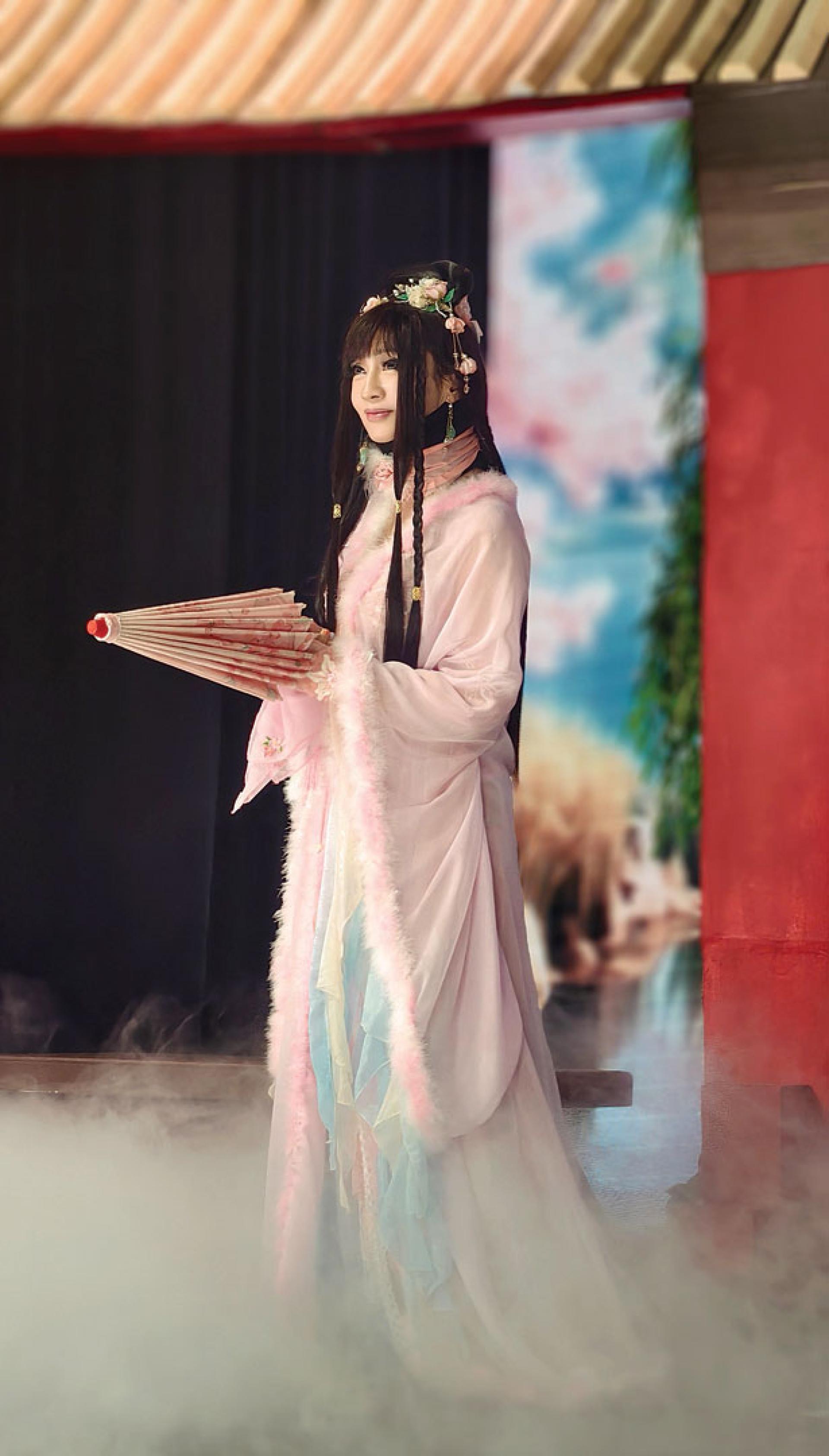 钟洁希透露，完整版《烟雨西施梦》预计于9月正式上演，并将以3部曲形式呈现。