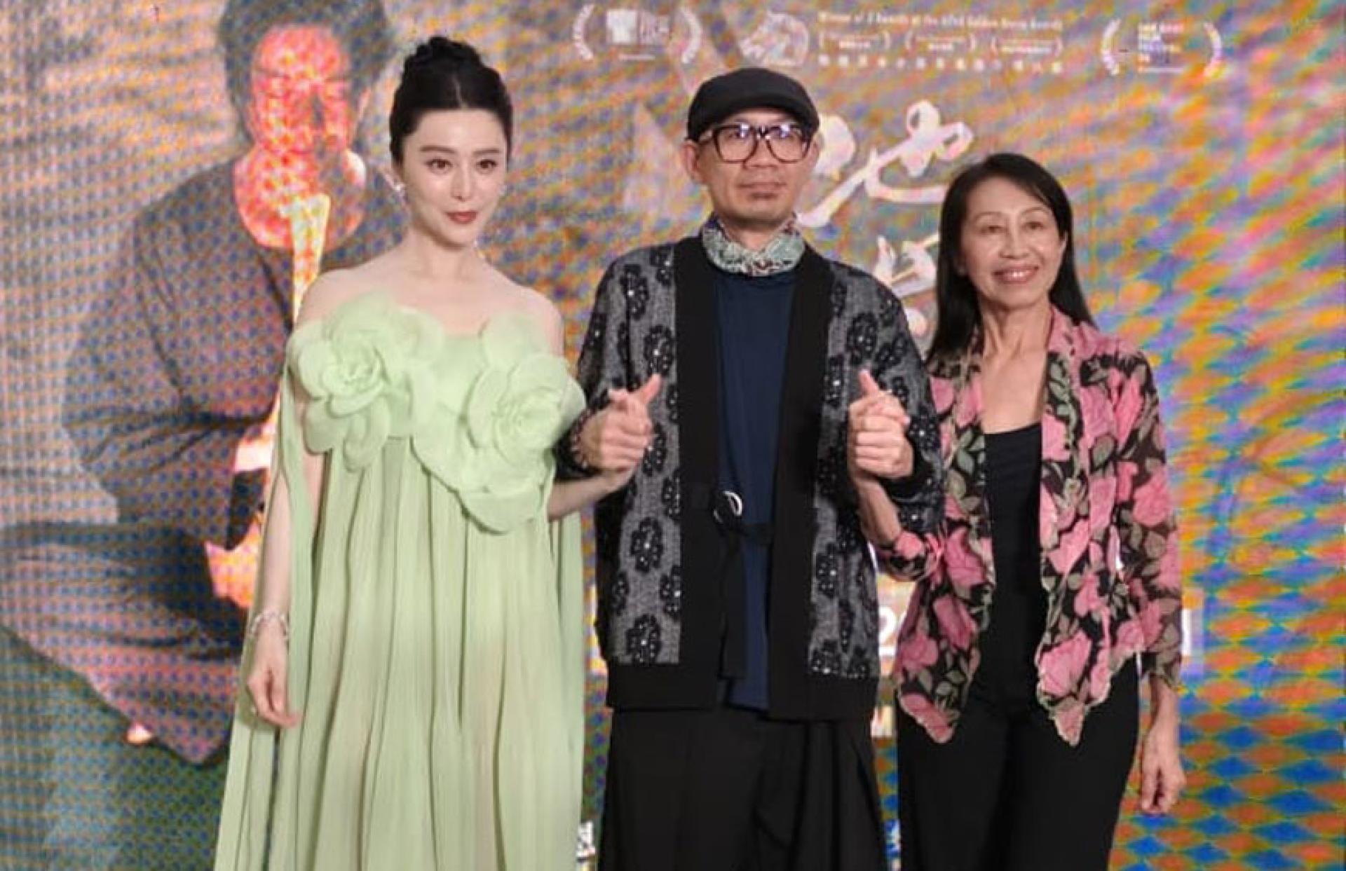 导演张吉安带领金马影后范冰冰及本地国宝级演员蔡宝珠到合您广场举行粉丝见面会。