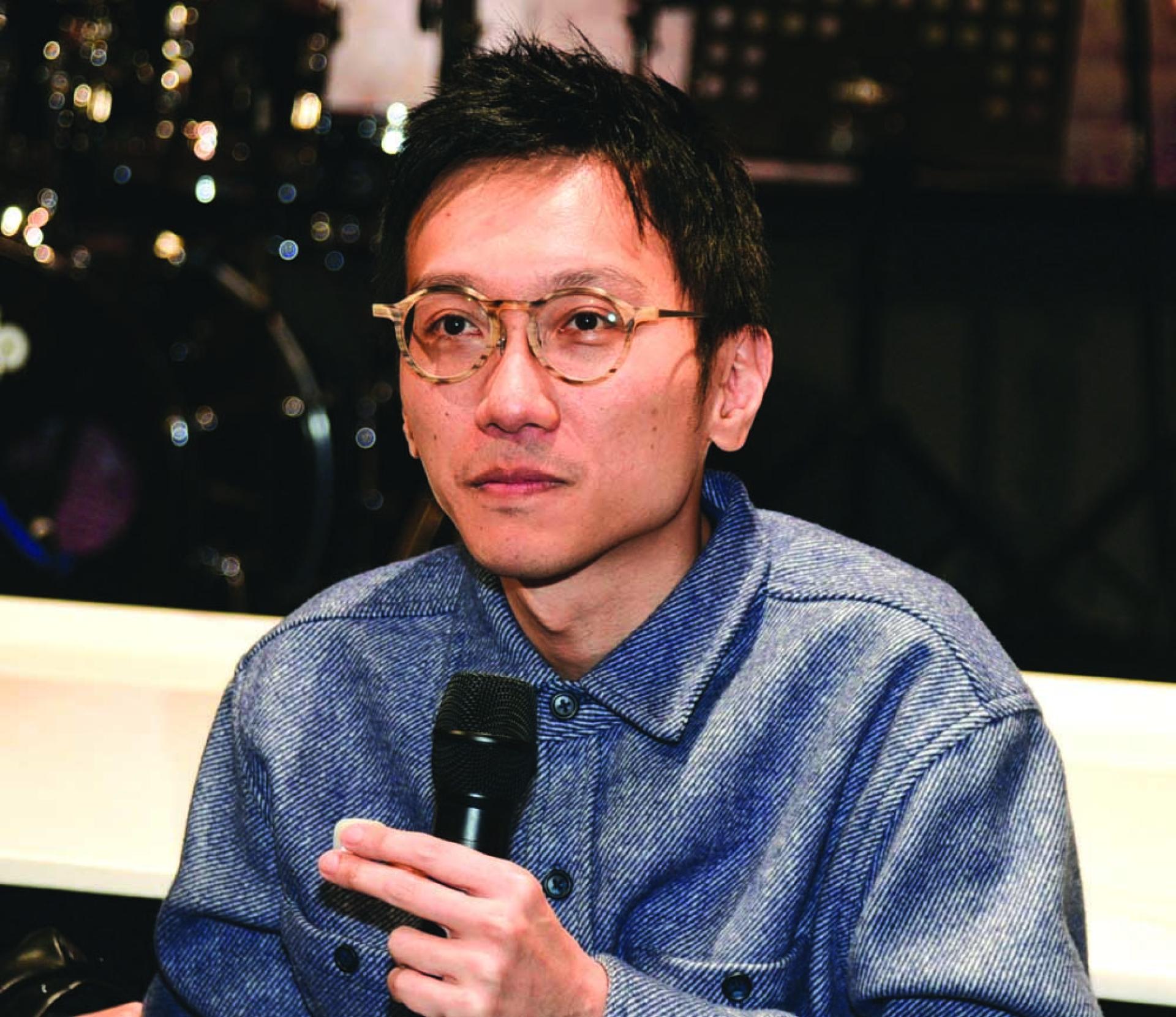 由于老章执导的《关你茶室》与《寄生下流》双双打入大马中文电影票房前十大，沐人不忘幽默放话：“如果《喜到临头》也成功挤进前十大，之后就让老章正式出道！”