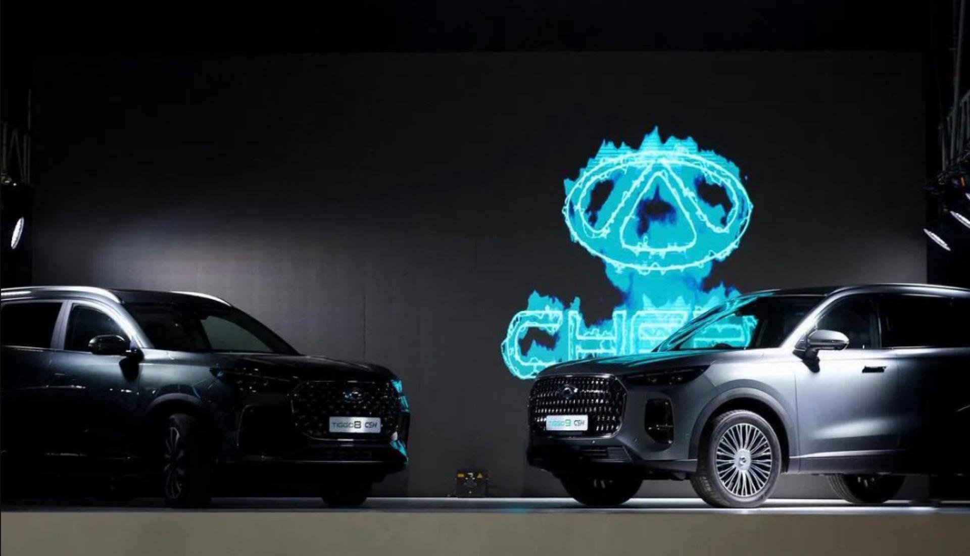 中国车企奇瑞汽车2025年6月在南非约翰内斯堡举行的发布会上展出瑞虎8和瑞虎9车型。 （档案照片）