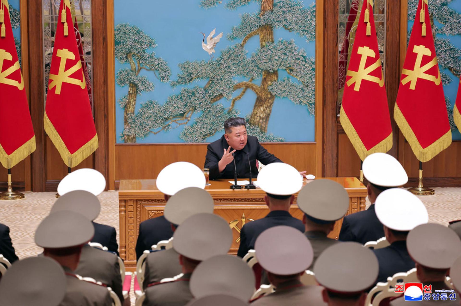金正恩要求加强守卫南部边境的一线部队。