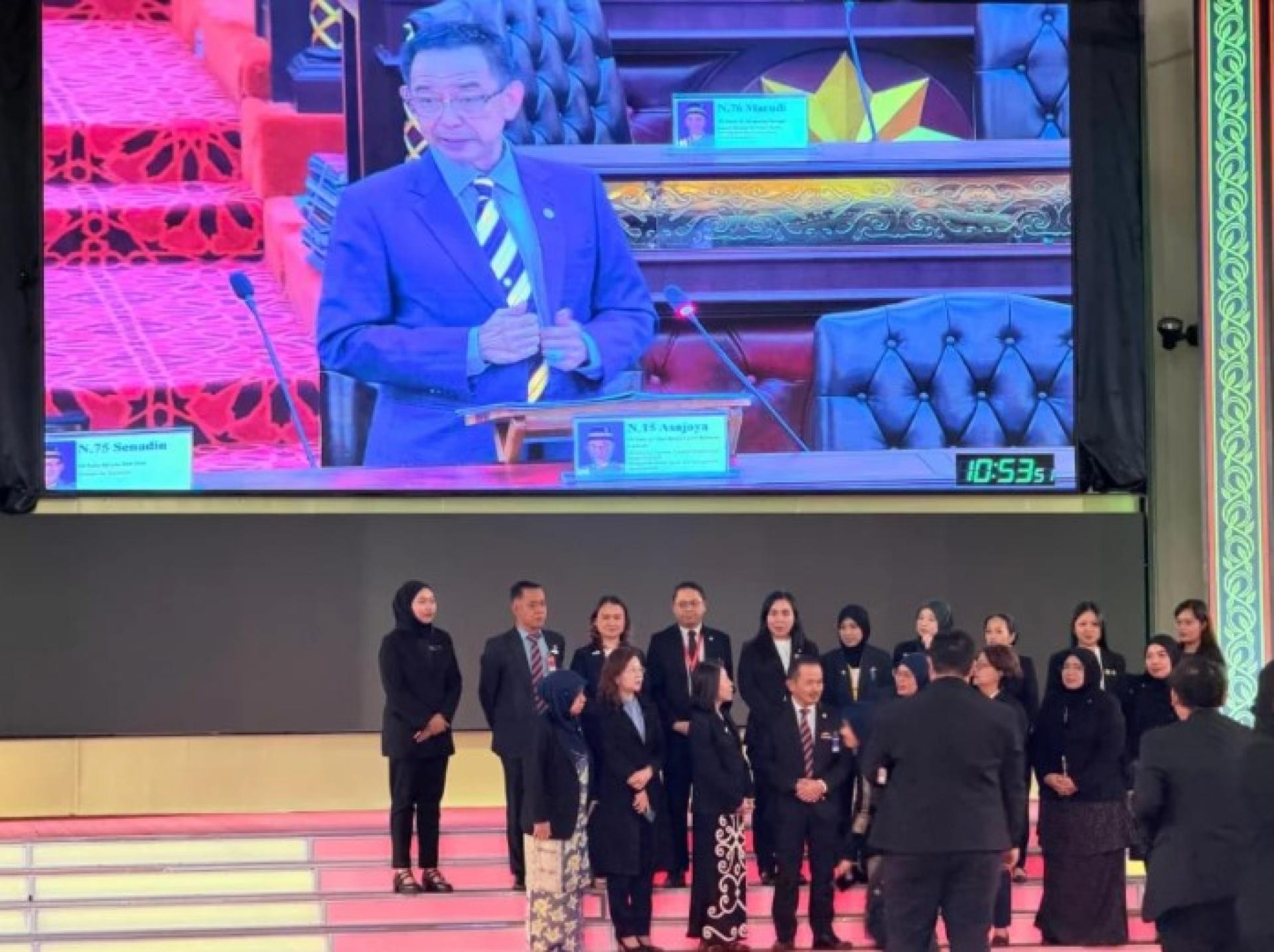 阿都卡林今日在砂州议会进行部门总结致词。