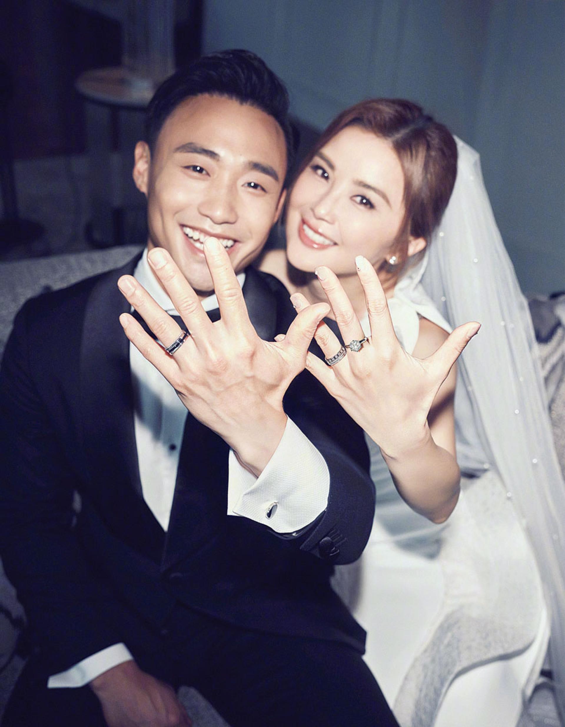 阿Sa与健身教练林俊贤结婚。