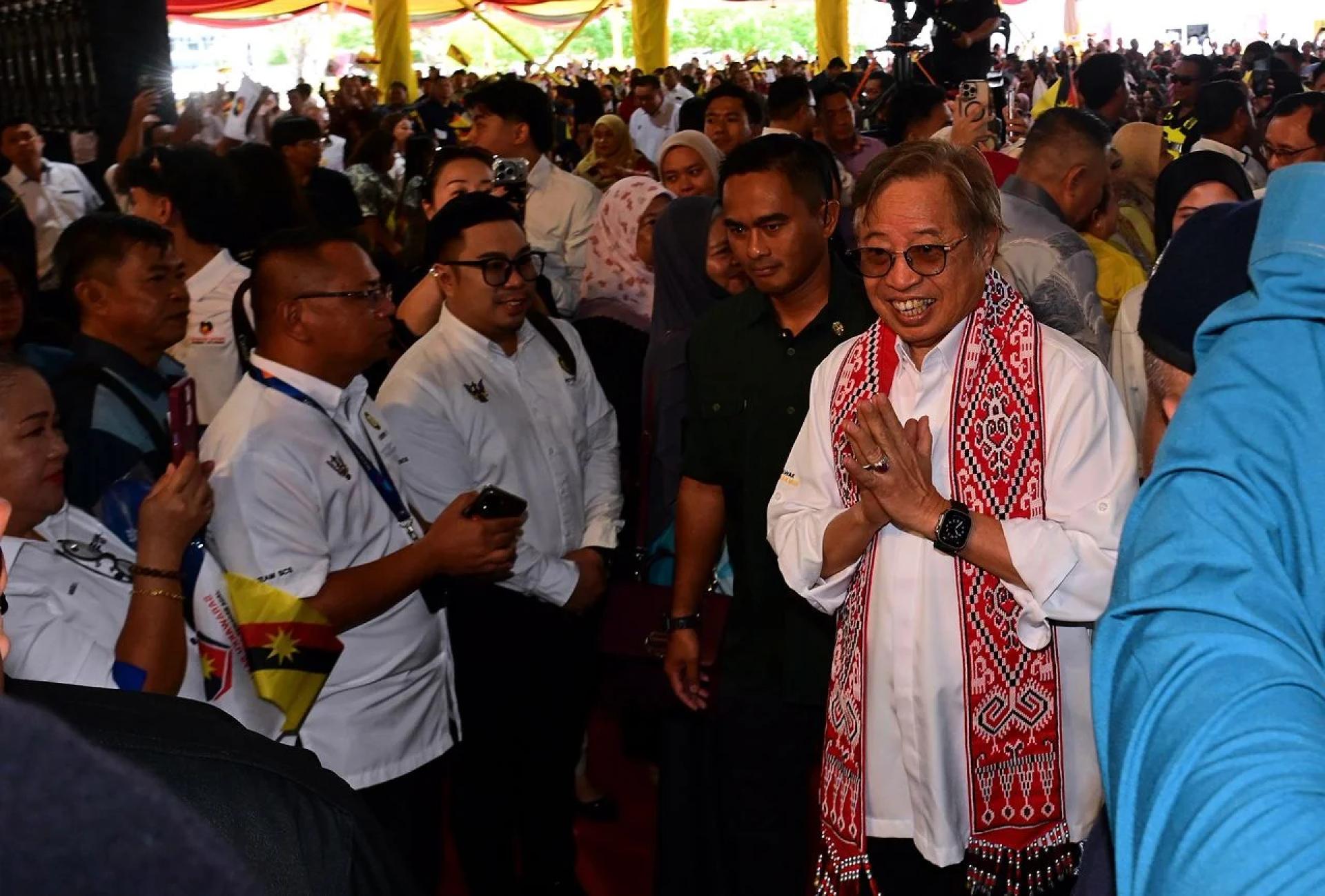 Premier Datuk Patinggi Tan Sri Abang Johari Tun Openg (right) arriving at the launching ceremony of Sarawak Ku Sayang Bintulu.