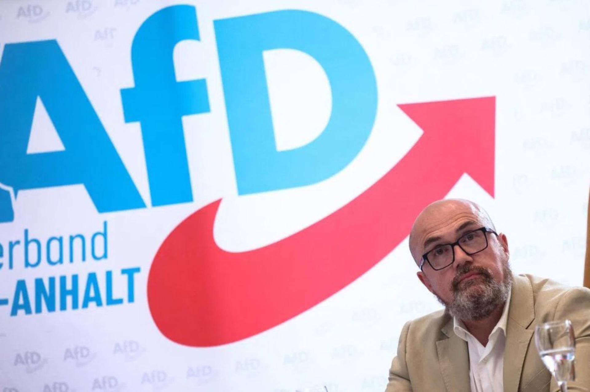 民调显示，在全国层面，德国极右翼选择党（AfD）已超越总理默茨领导的中右翼联盟。图为选择党地方选举热门候选人西格蒙德6月4日在马格德堡接受采访。