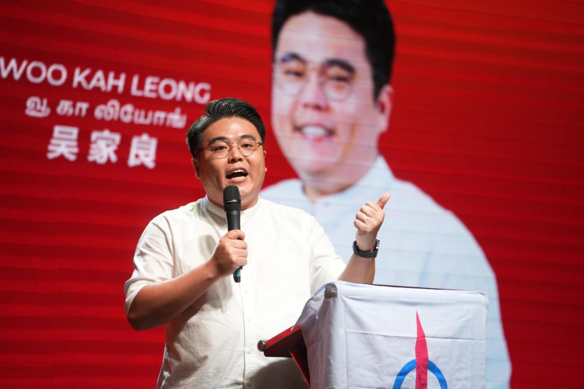 吴家良怒斥。森州议会被迫解散，其根本原因在于国阵14名州议员此前暗中勾结国盟，试图发动后门夺权的背叛行为。