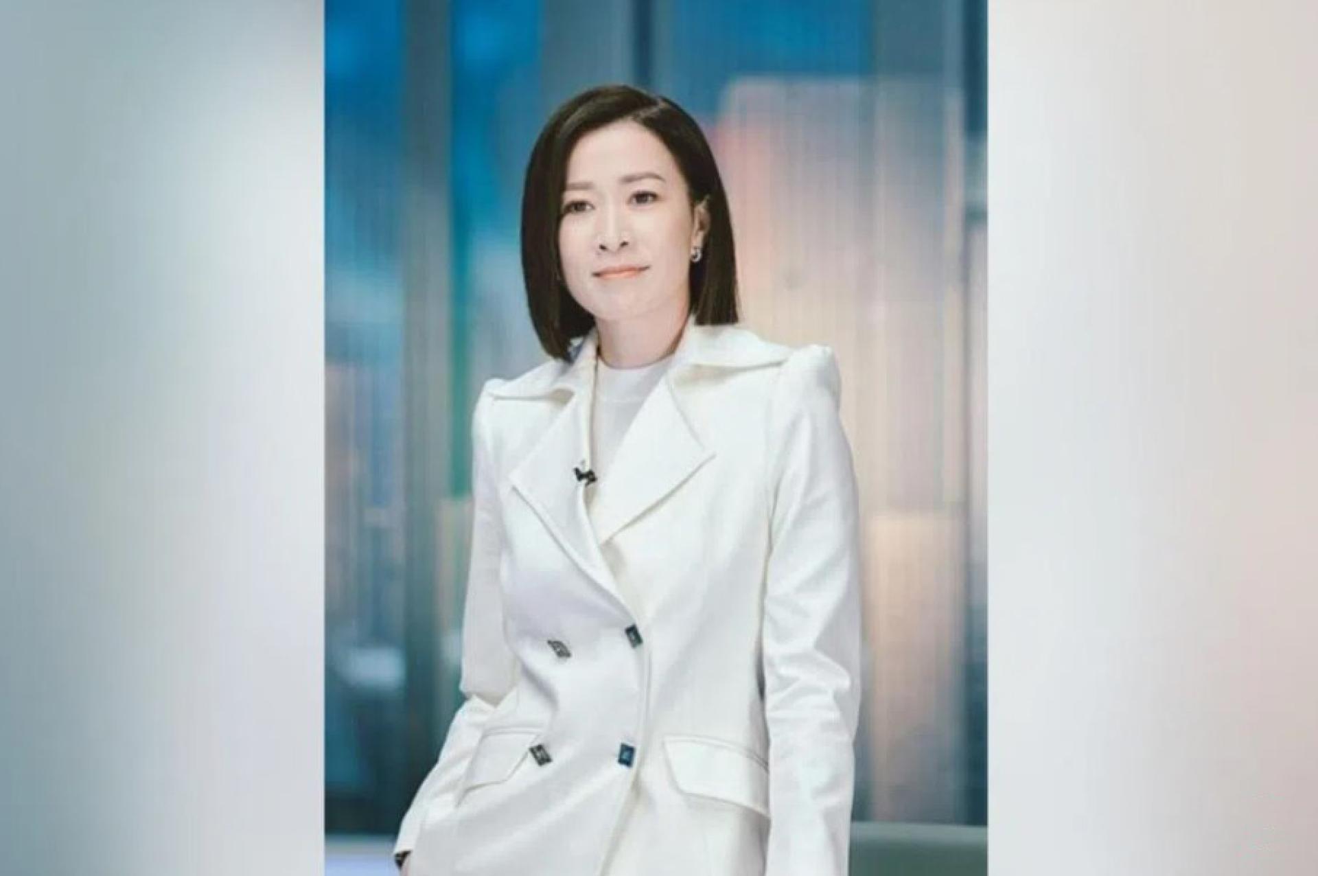 佘诗曼再演新闻主播。