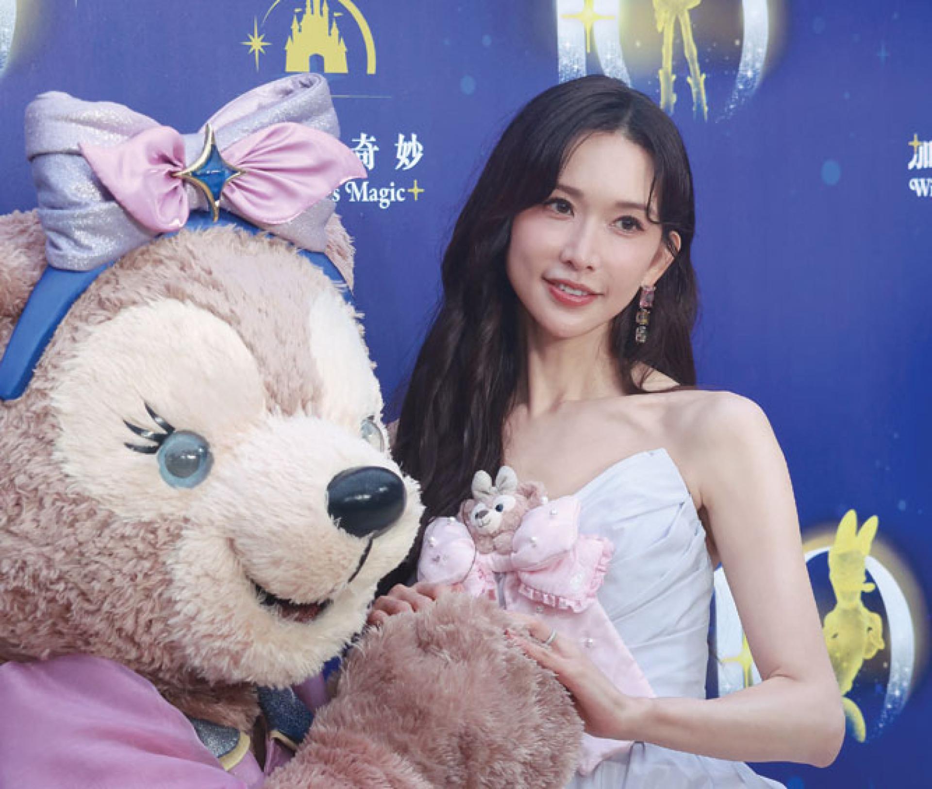 林志玲以公主之姿降临上海迪士尼。