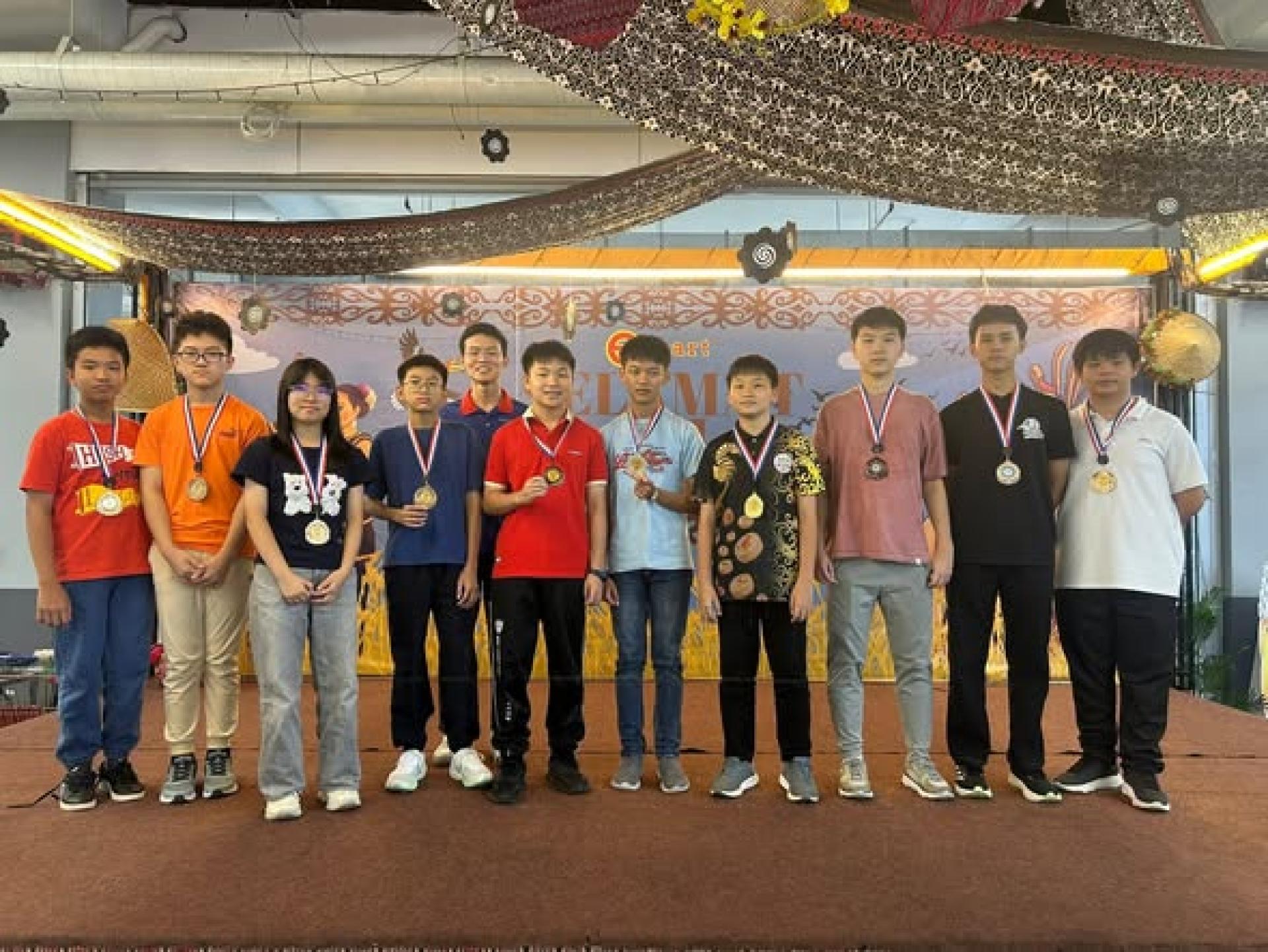 U18象棋优胜者大合照。