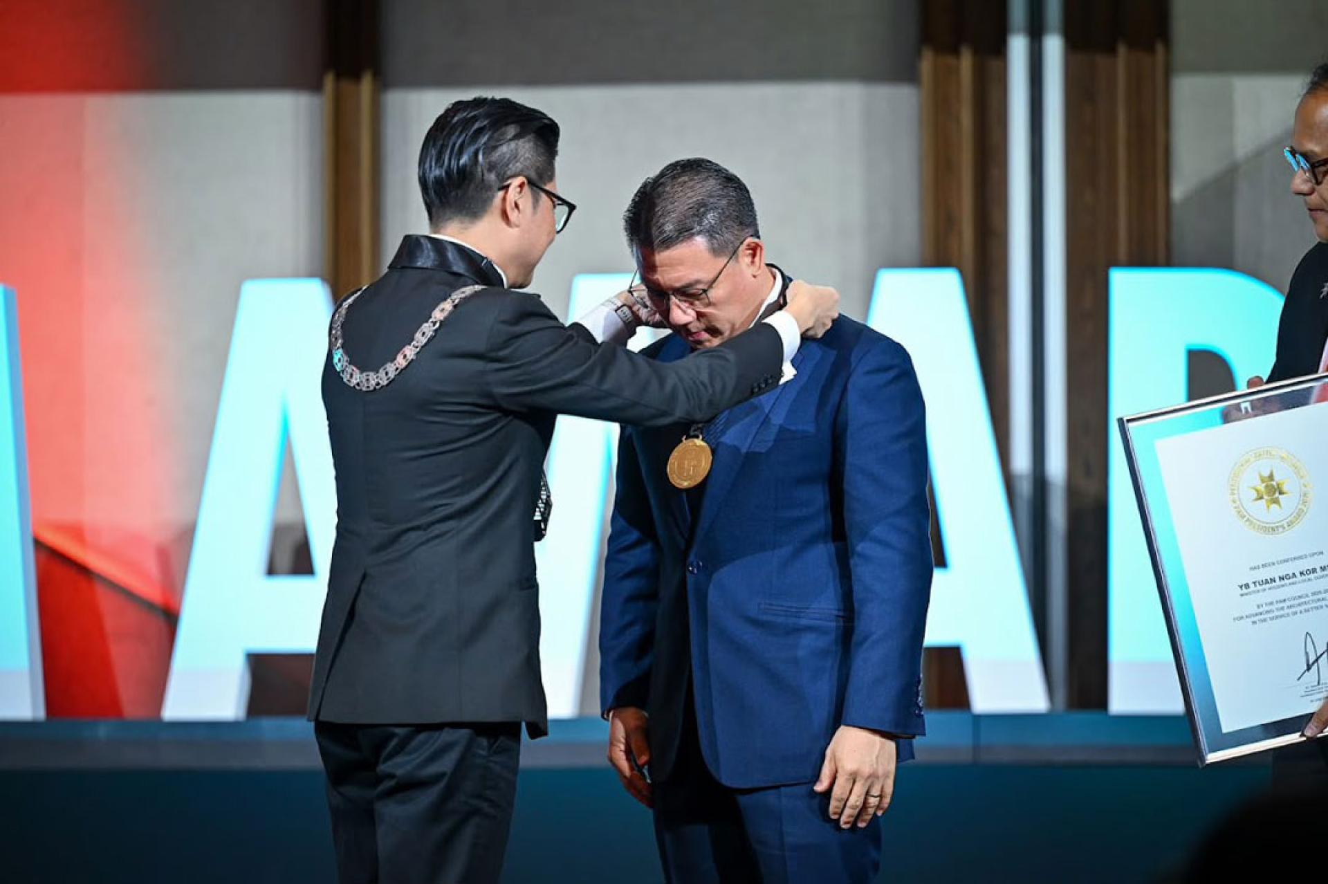 房屋及地方政府部长倪可敏出席2026年马来西亚建筑师公会（PAM）奖项颁奖典礼暨年度晚宴，并荣获主席奖。