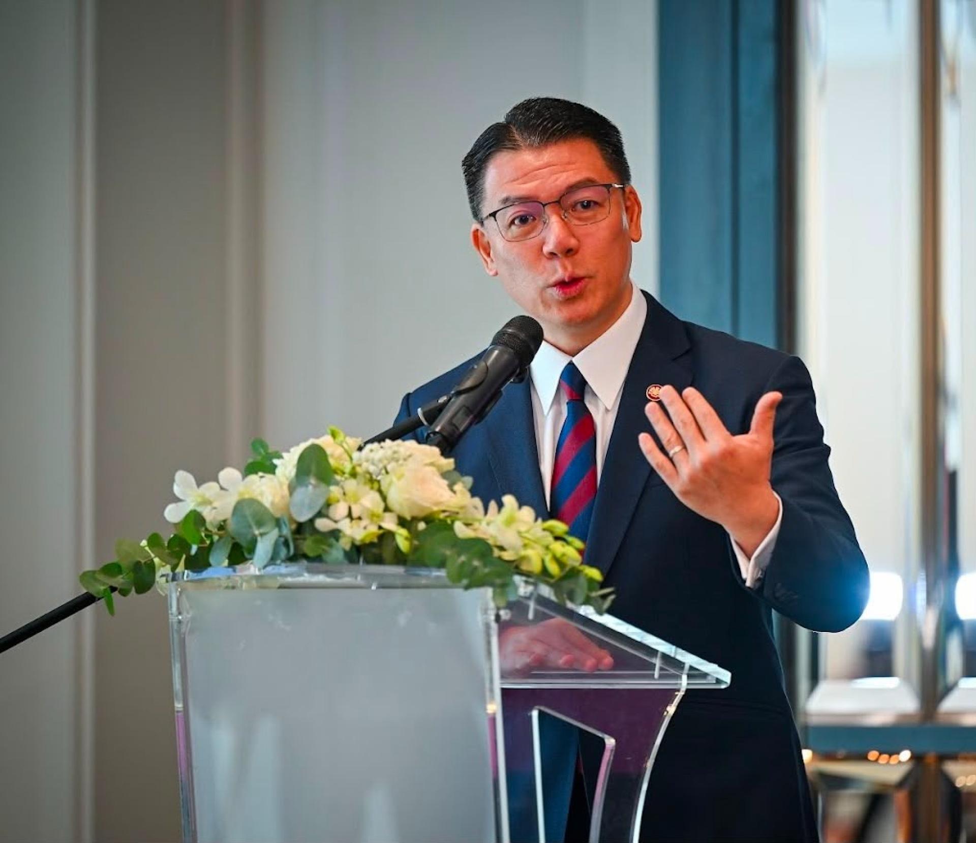 倪可敏受邀在吉隆坡商业精英论坛发表演讲；他指，经首相安华领导的昌明大马政府努力改革，如今国家形象已获多个国际权威机构认证大幅提升。