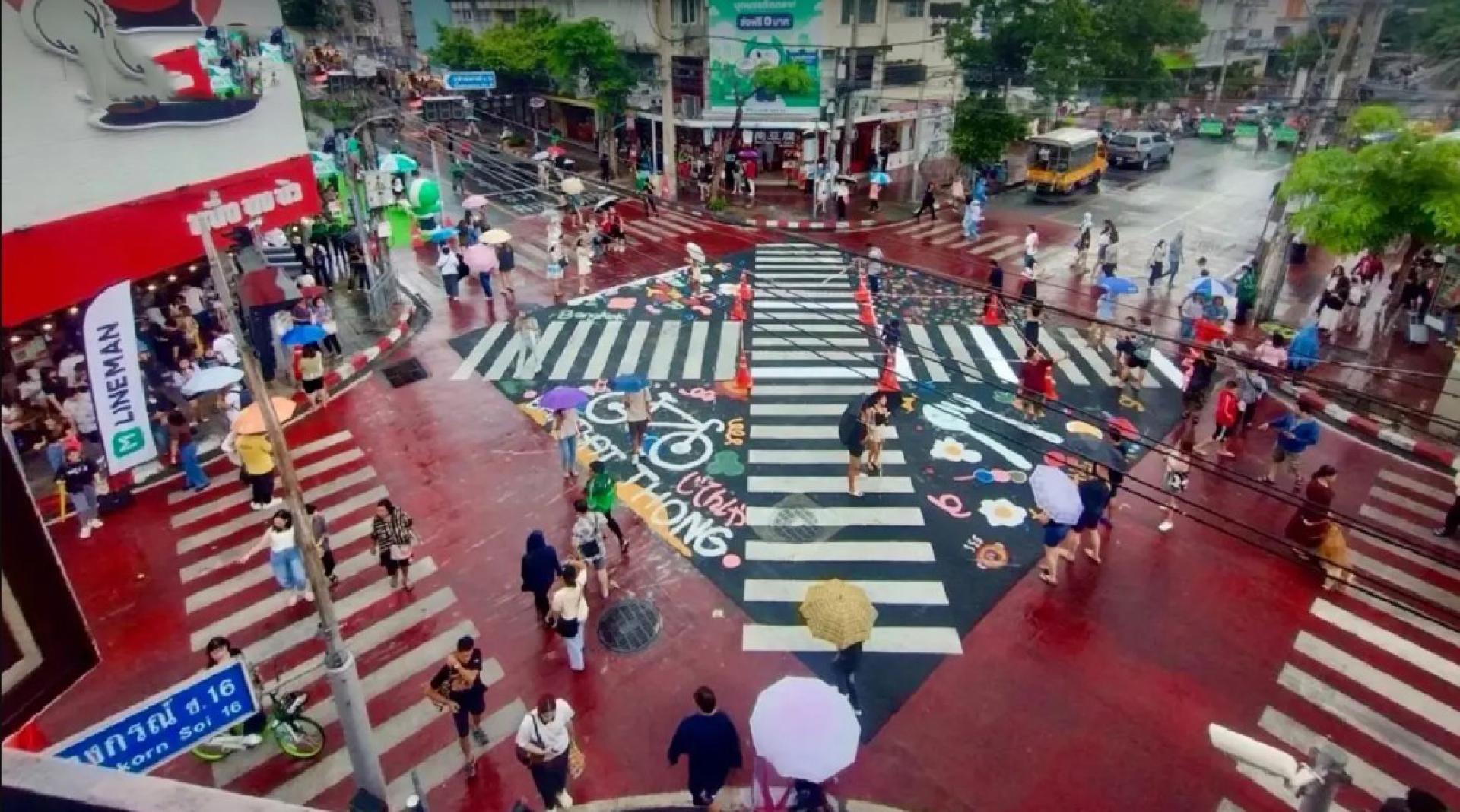 著名街头美食区班塔通路人潮回流，餐饮业发展势头强劲，成为国内外游客热门打卡地点。