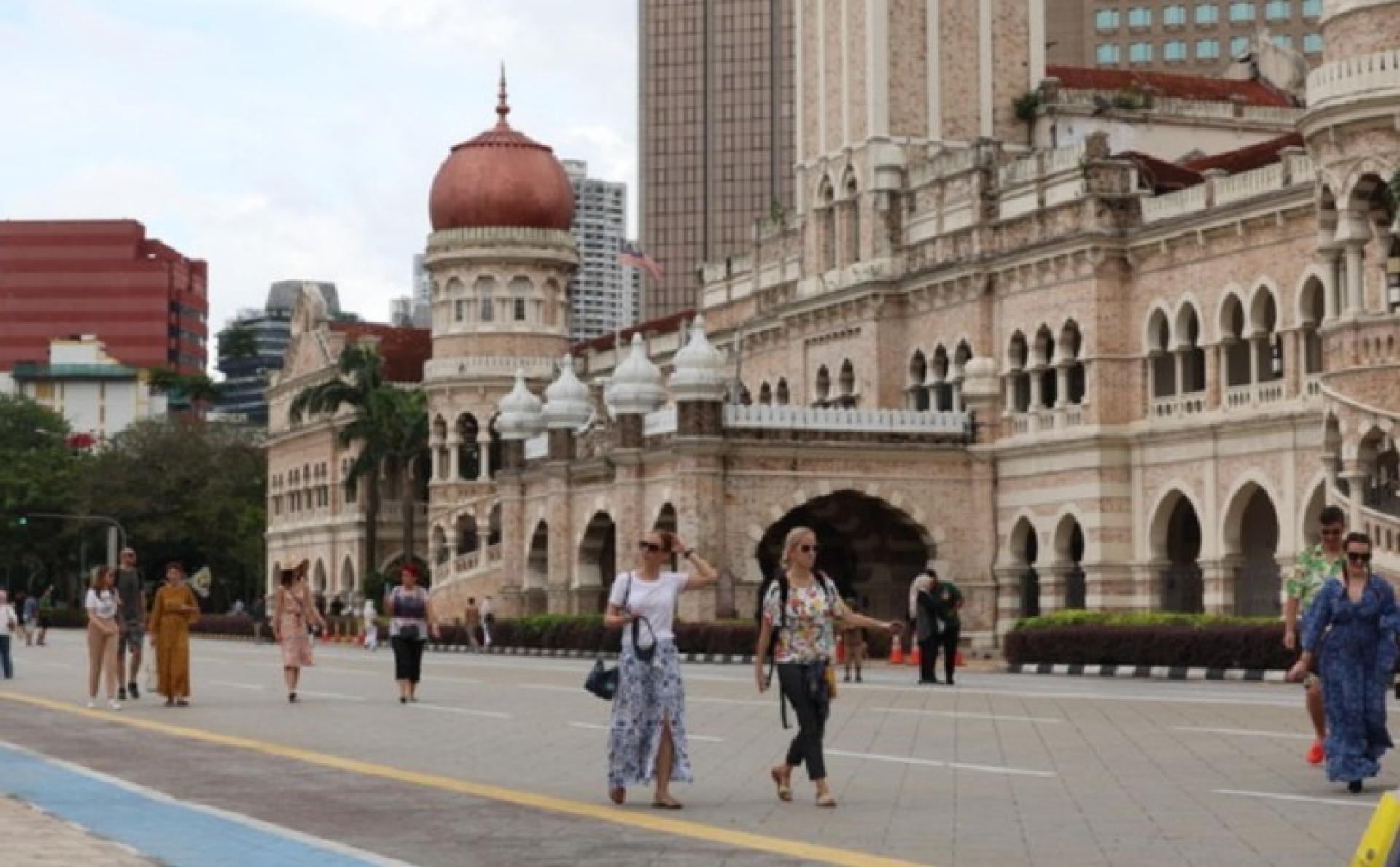 大马旅游促进局把旅游推广焦点转向较为稳定的市场，包括东盟、东亚、南亚、欧洲、北非及大洋洲，以积极主动应对西亚冲突对我国旅游业构成的影响。