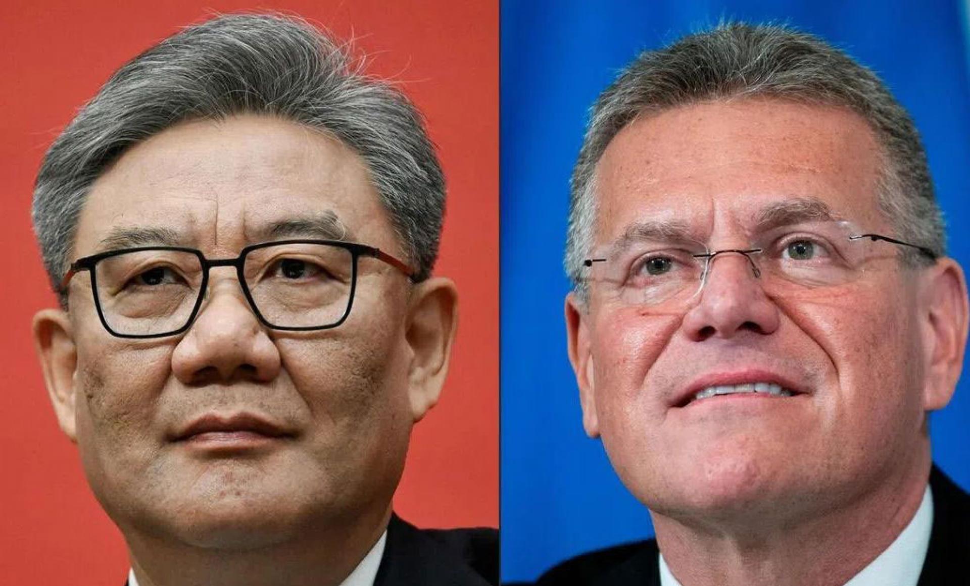 欧盟贸易主管谢夫乔维奇（右）周一与中国商务部长王文涛（左）会面。
