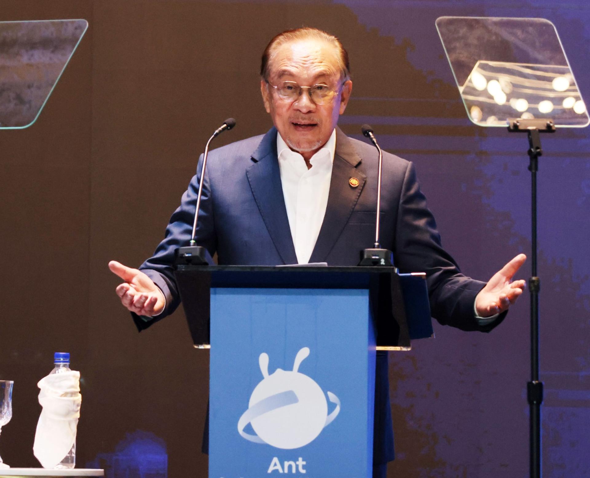 安华：我国必须加紧努力，使劳动力具备在AI时代中蓬勃发展，所需的技能与专业知识。