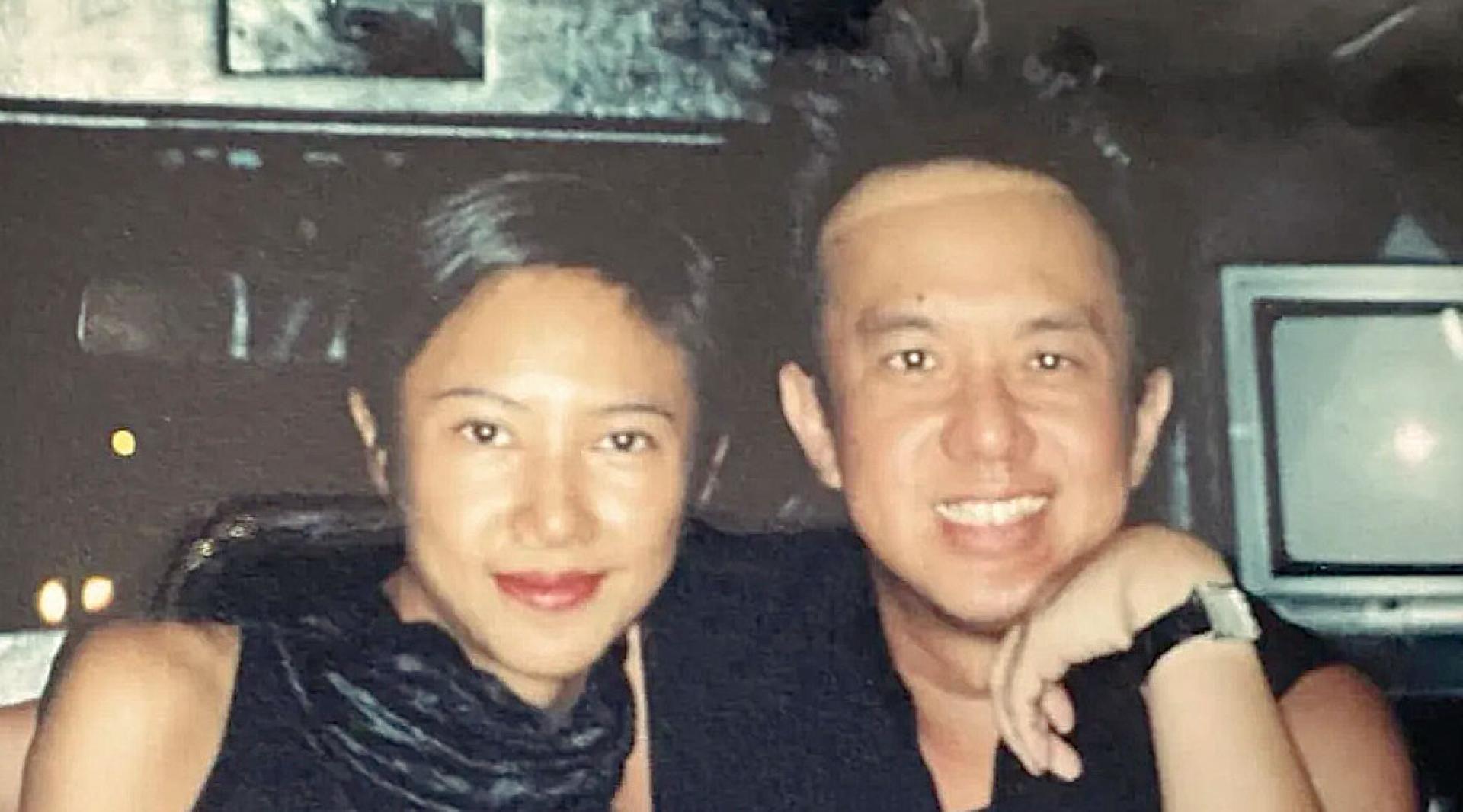 黄大炜与Vicky爱情长跑31年，感情最终因金钱问题及与家人的摩擦划下句点。