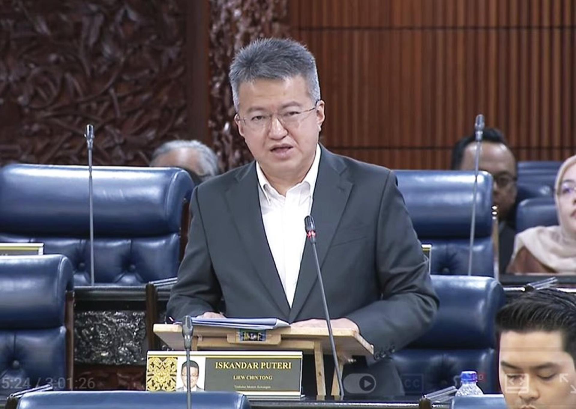 刘镇东：卫生部将于明年1月推出MHIT的基本保险，解决医疗通胀的问题。