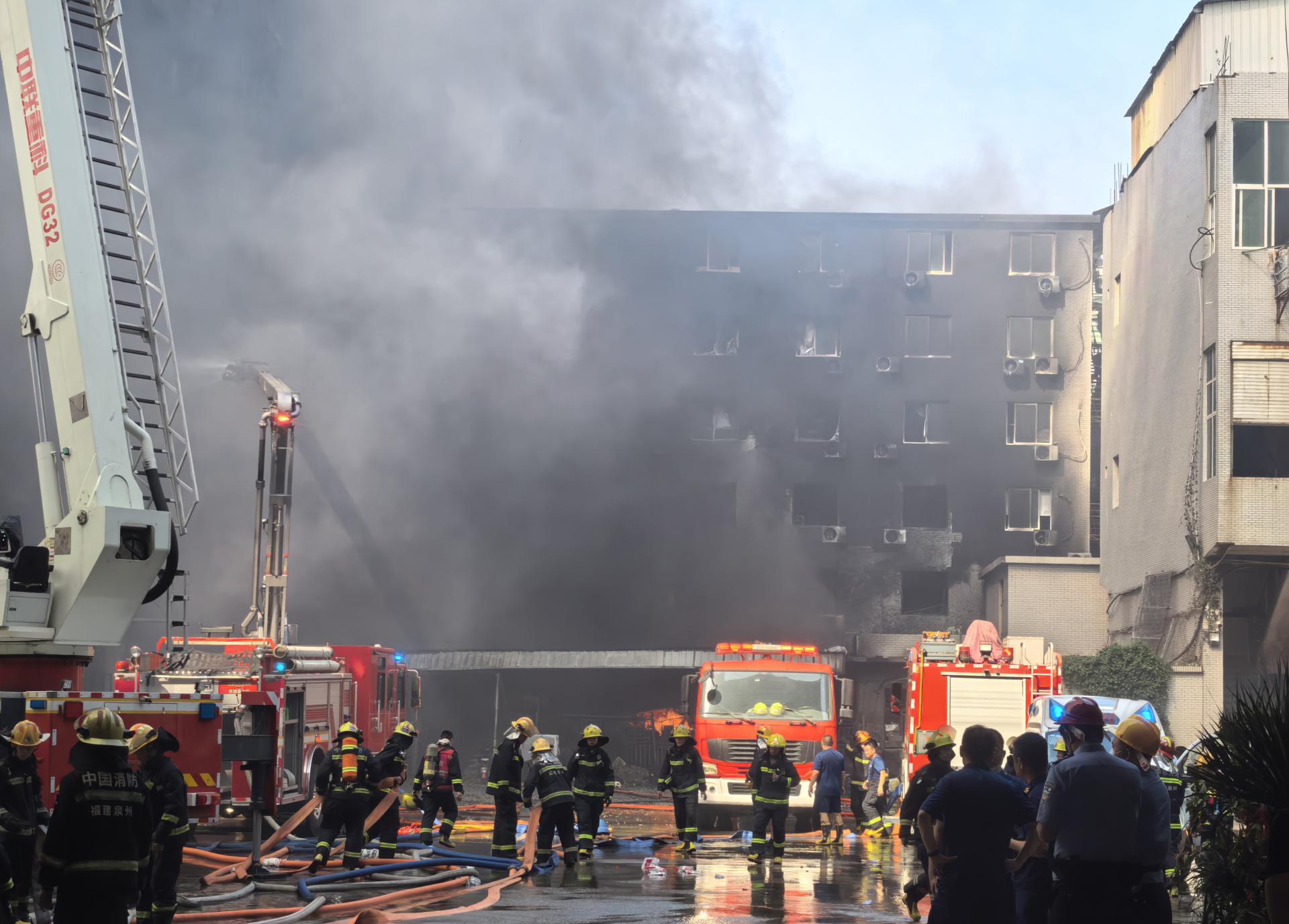 中国福建泉州晋江市一家鞋厂9日中午发生火灾，火灾目前致28人遇难。
