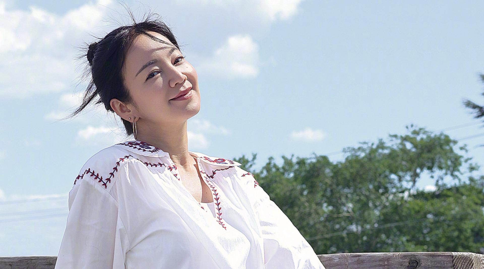 走过黑暗，阿雅学会如何和自己相处。