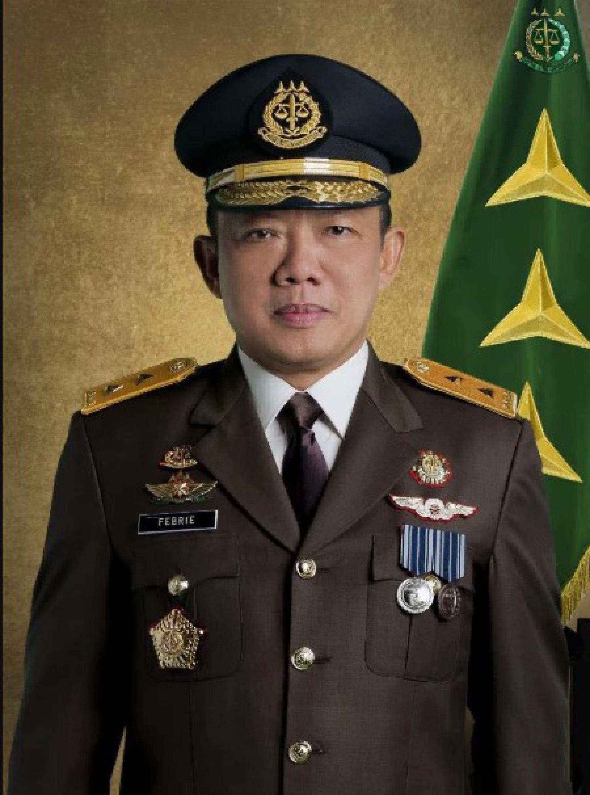 印尼前副总检察长费布里（Febrie Adriansyah）涉嫌贪腐洗钱，已被印尼当局正式逮捕。