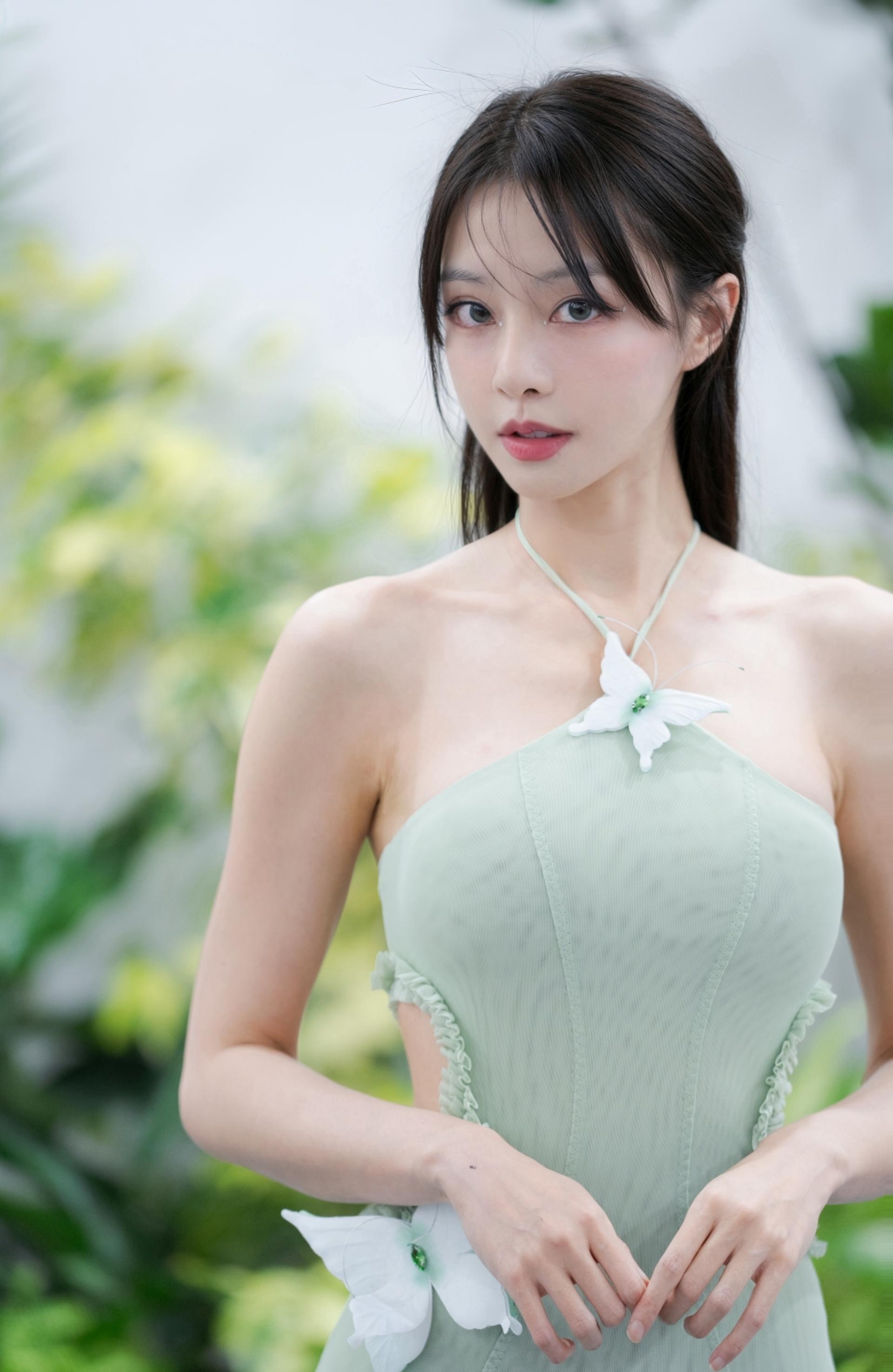 李元玲近日针对“旺旺事件”发声，表示对此感到非常心痛，并呼吁更多网红、公众人物、艺人及媒体共同关注，为无法替自己发声的生命发声。