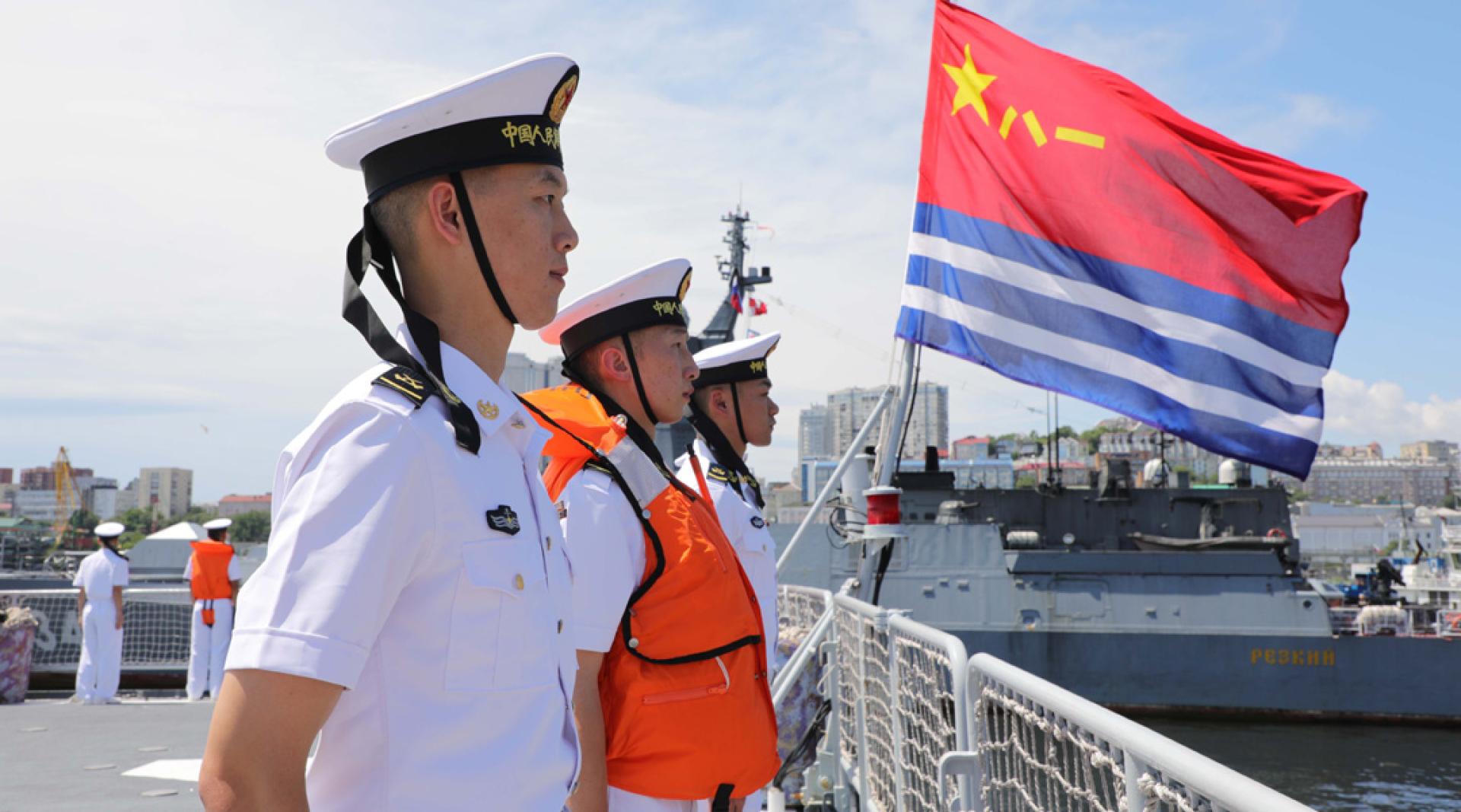 7月29日，中俄海军海上联合巡航结束，中方舰艇抵达俄罗斯海军符拉迪沃斯托克某军港码头。