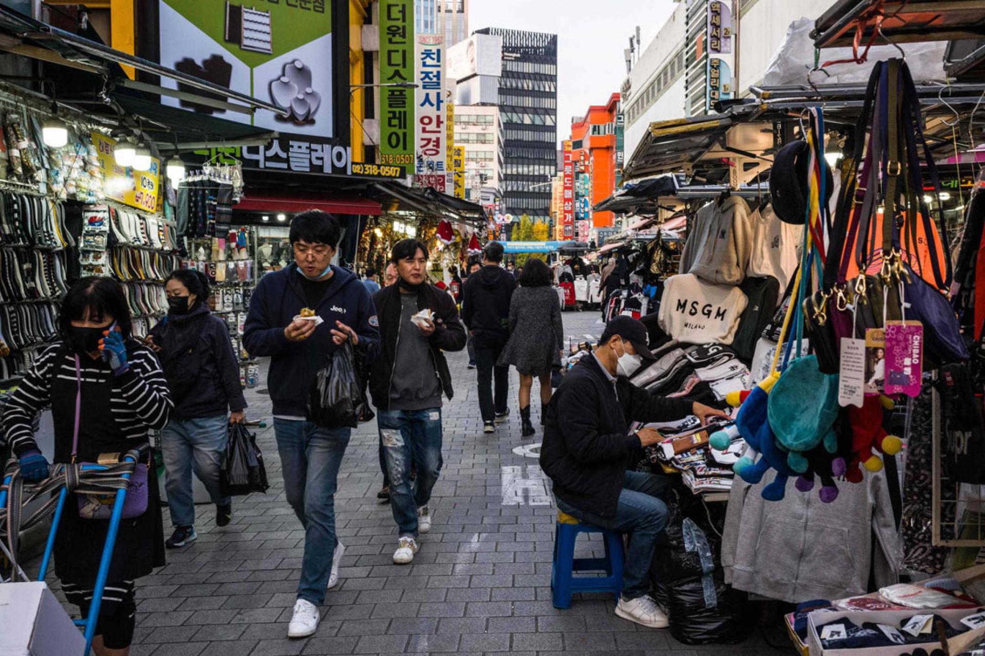 调查结果显示，韩国20多岁的未婚人士中，从未有过恋爱经历的比例达到27.5%。