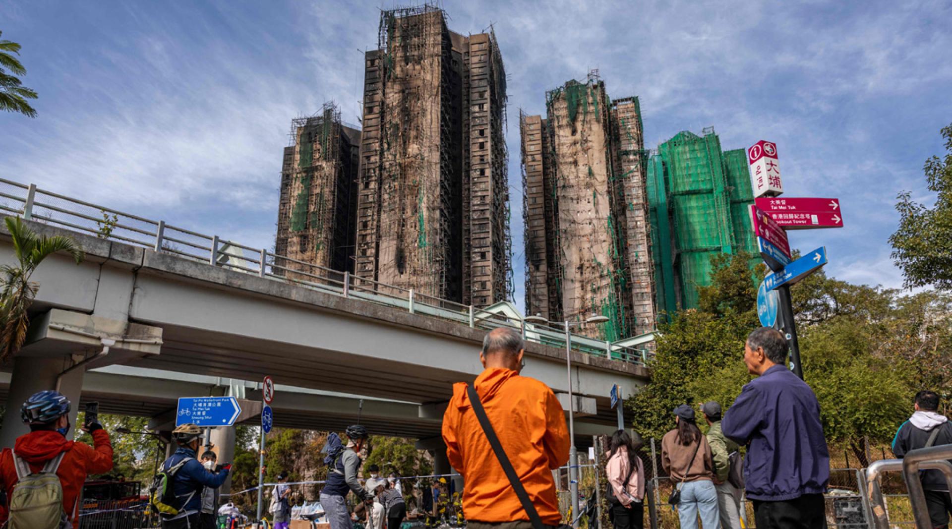 2025年11月26日下午，香港新界大埔屋邨宏福苑多栋住宅楼发生火灾，造成重大人员伤亡。