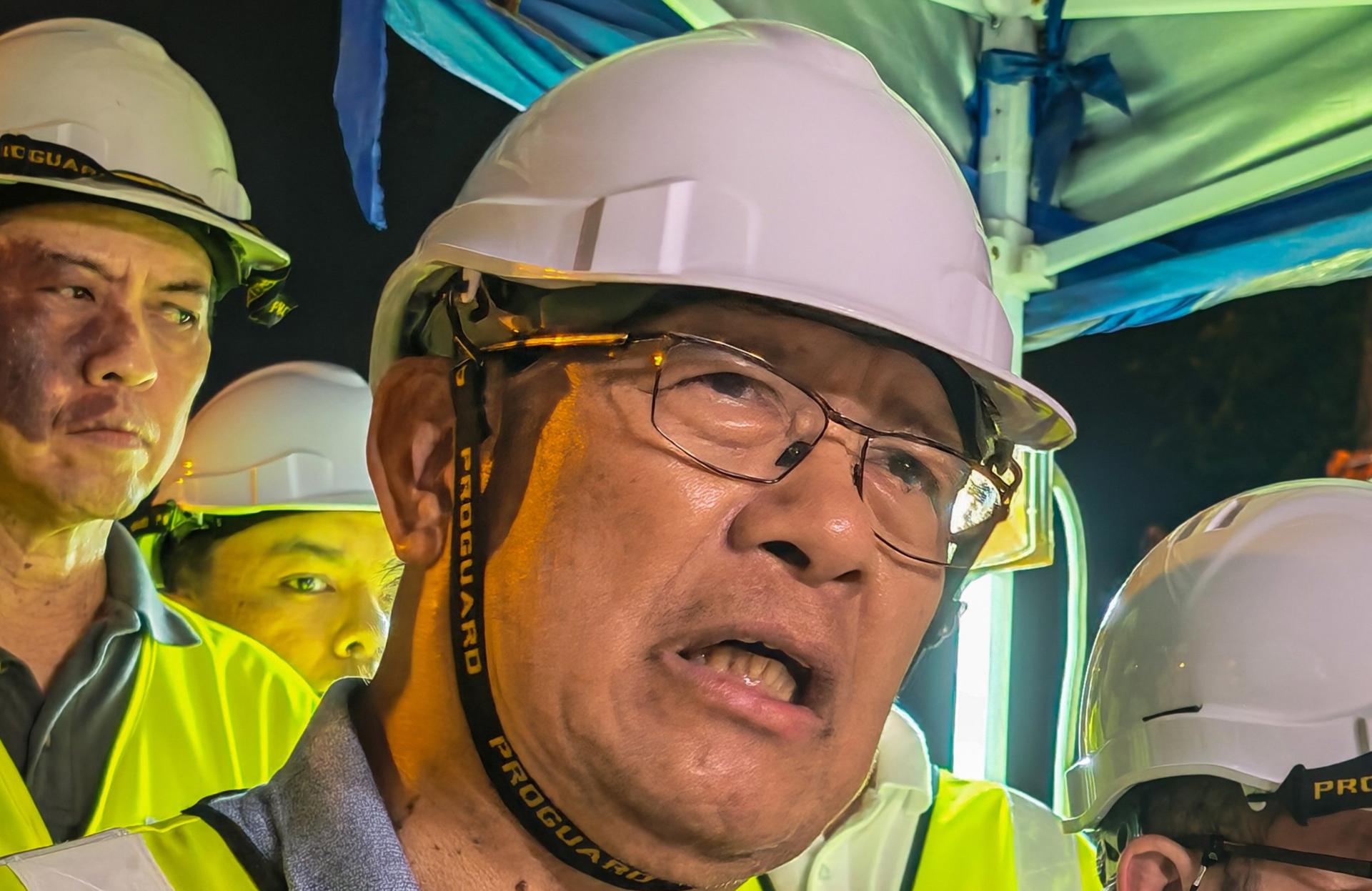 朱莱希纳拉威受访一瞥。