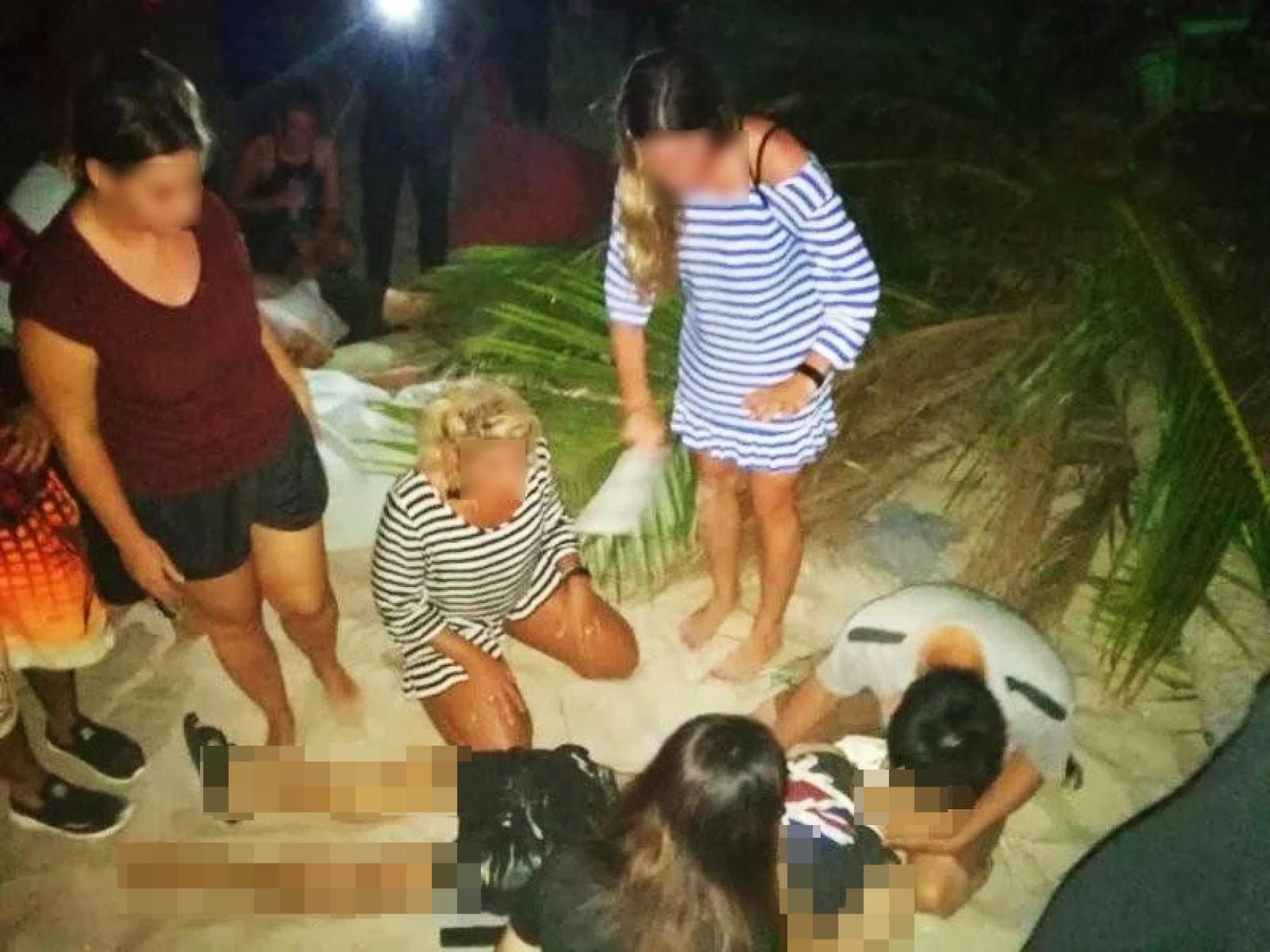 浮罗交怡真浪海滩7年前椰树倒酿成1死2伤悲剧。（档案照）