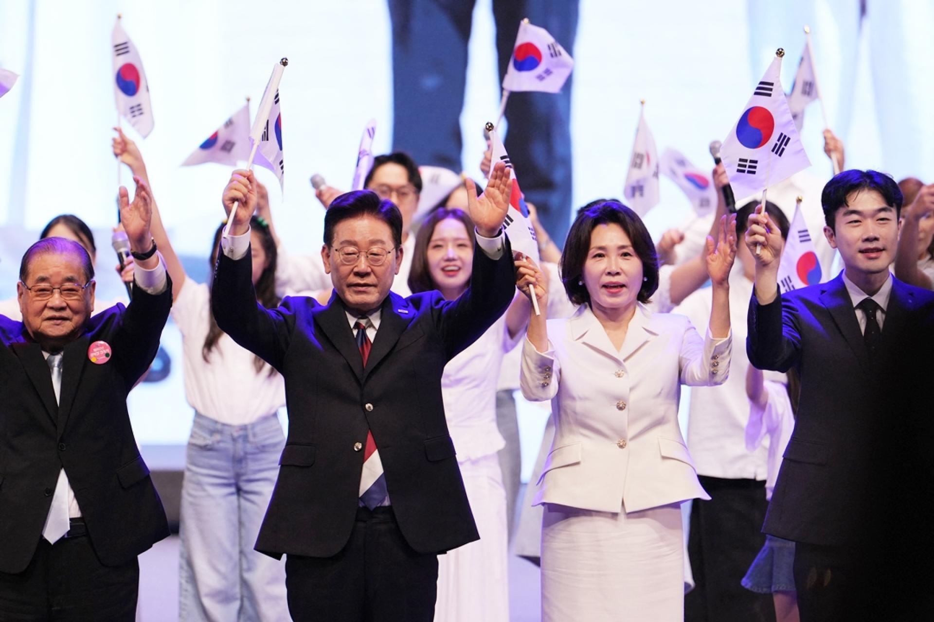李在明呼吁日本应以正视过去的勇气与真诚为基础，努力共同开创未来。