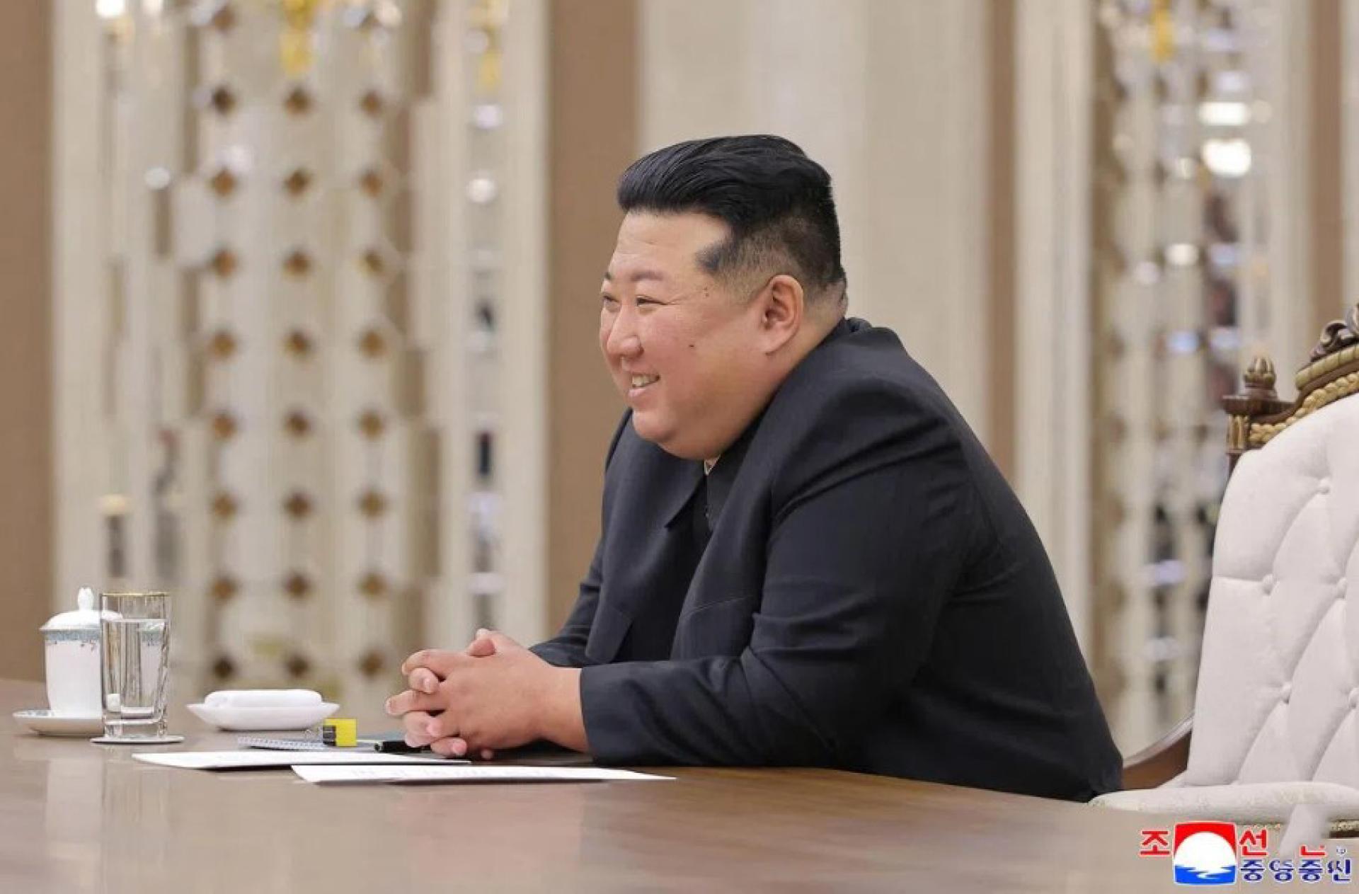 朝鲜领导人金正恩星期六（8月15日）向俄罗斯总统普京回电称，坚信俄罗斯军民在普京的领导下将完成维护国家主权、安全利益和领土完整、建设强大俄罗斯的伟业，并衷心希望普京取得更大成就。 （档案照片）