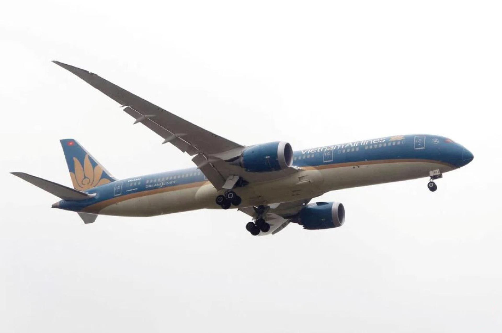 越南航空公司说，这架波音787客机原定飞往河内，但在起飞后因“技术问题”返回出发机场。 （档案照片）